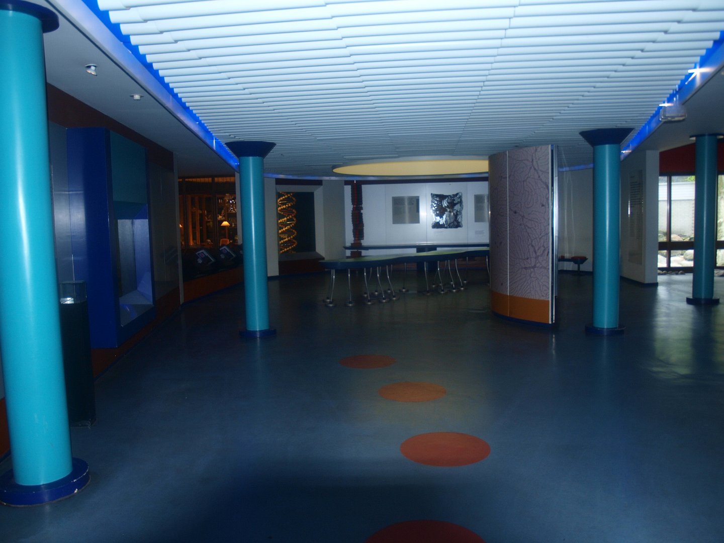 Biochron - Access to exhibition areas, 2015-07-19