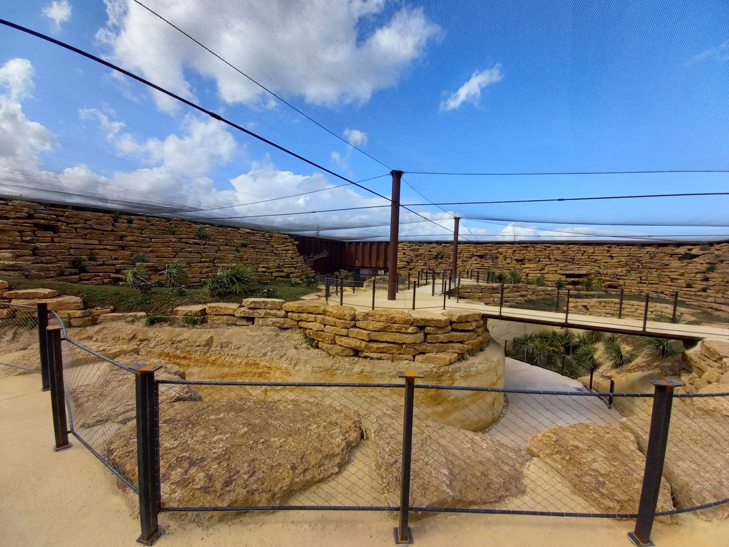 Bioparc Zoo de Doué - New african dry aviary