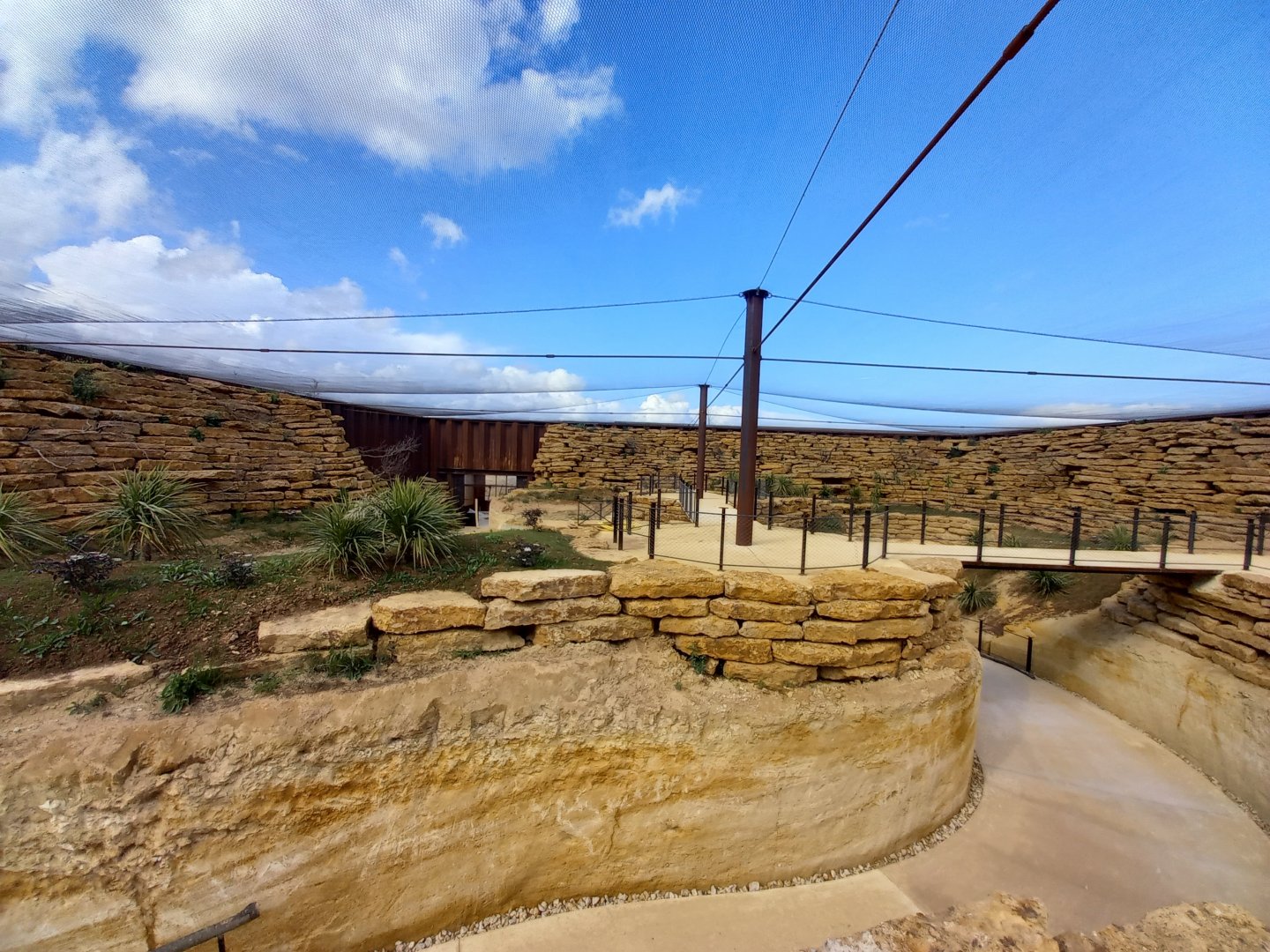 Bioparc Zoo de Doué - New african dry aviary