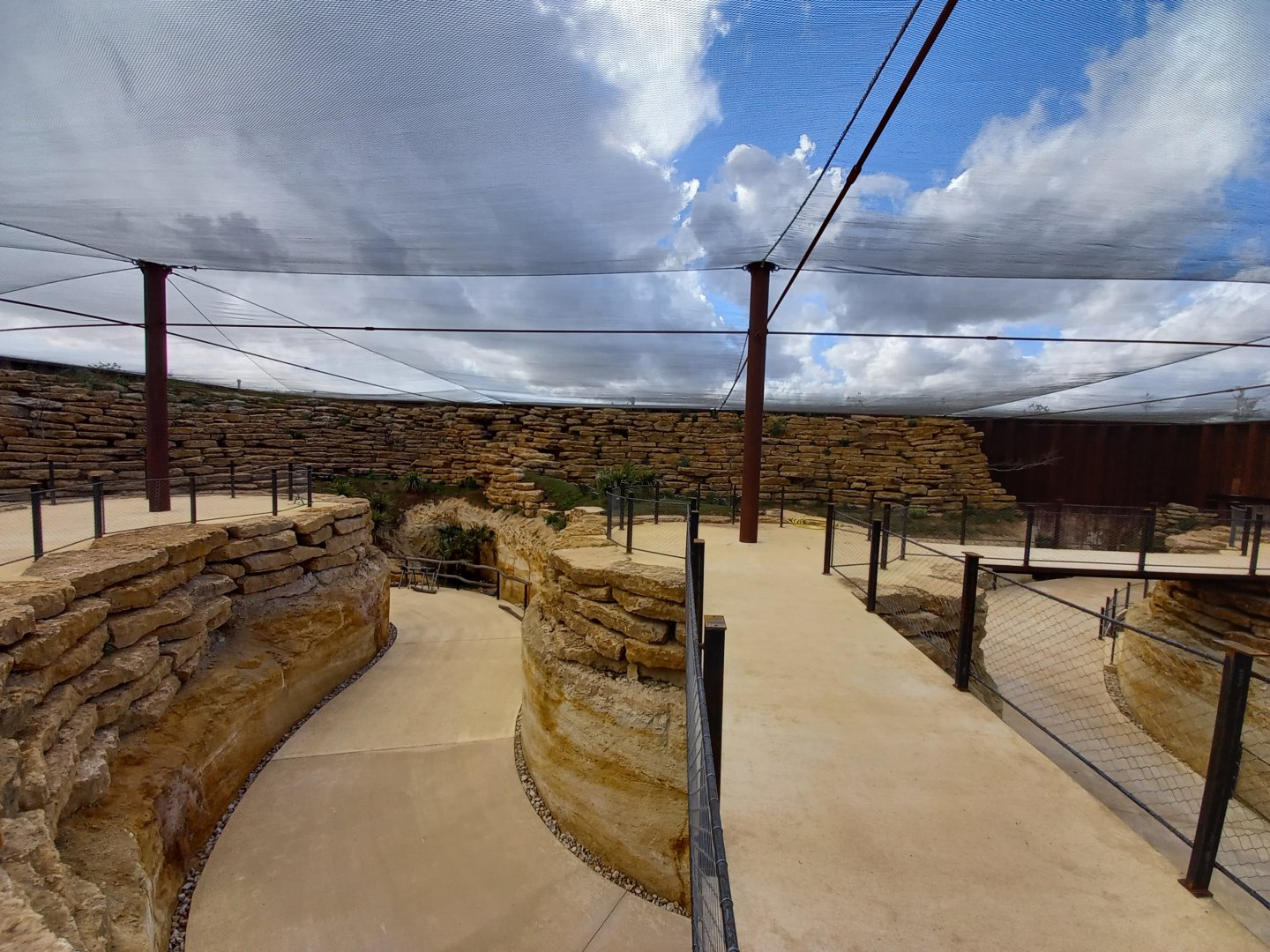 Bioparc Zoo de Doué - New african dry aviary