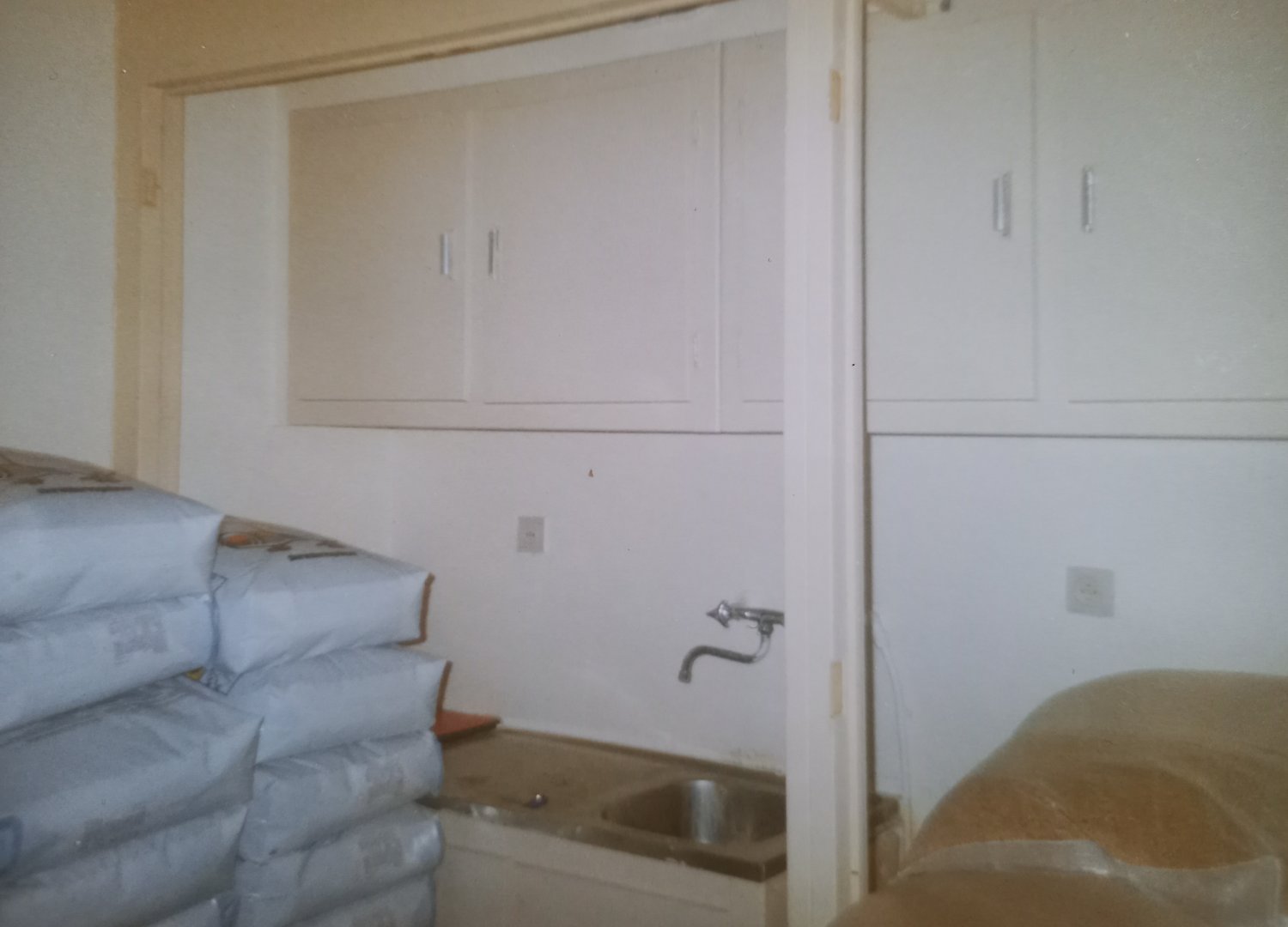 Bird-food storage - 1994