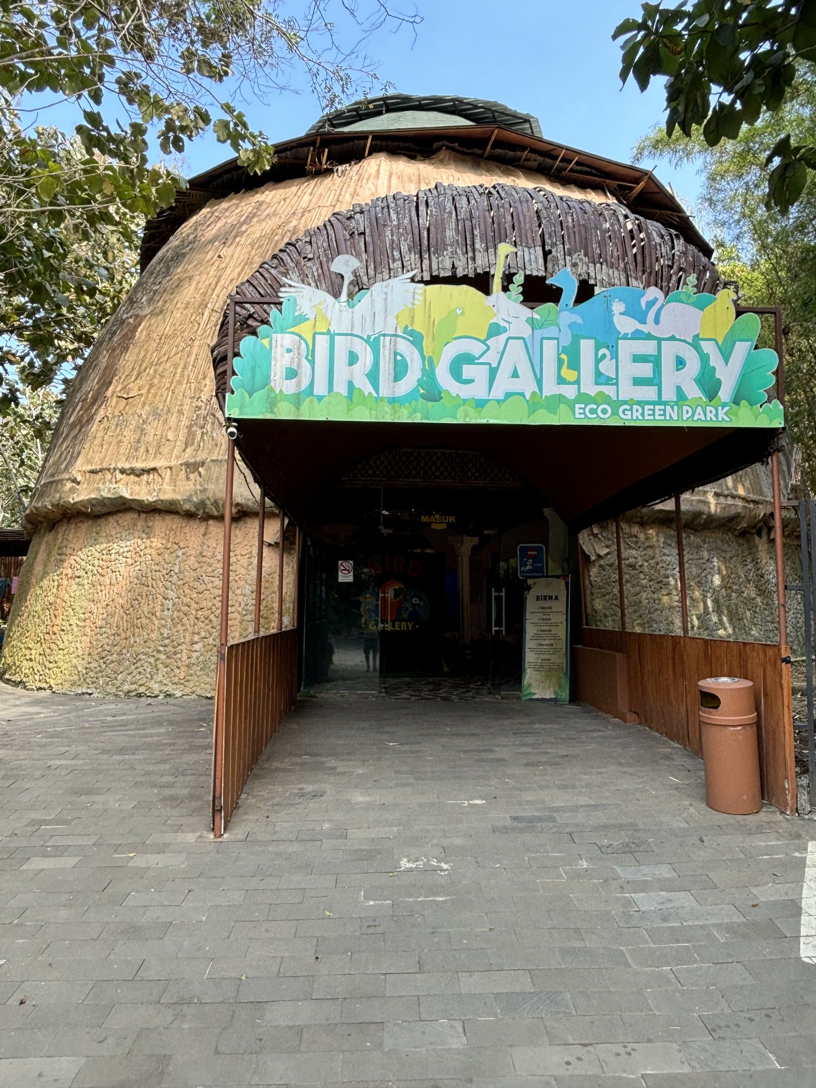 Bird Gallery Building