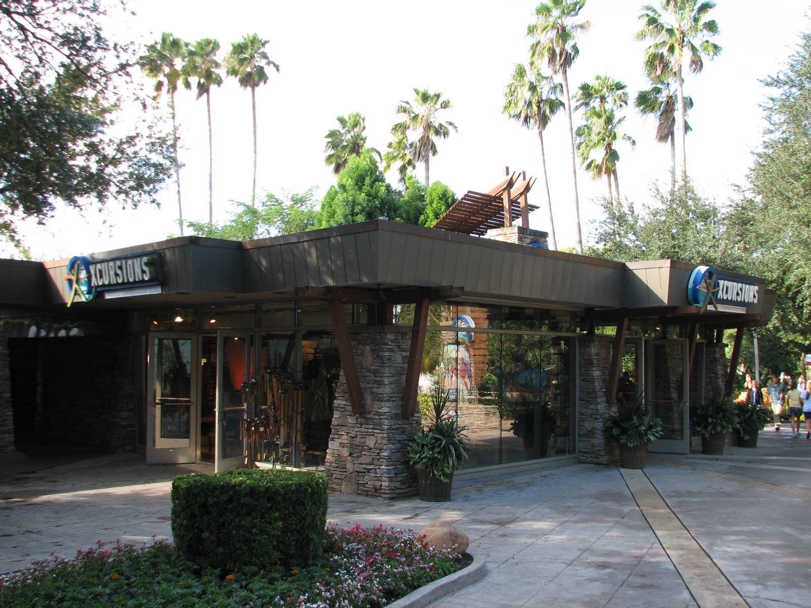 Bird Gardens - Xcursions Shop - Exterior