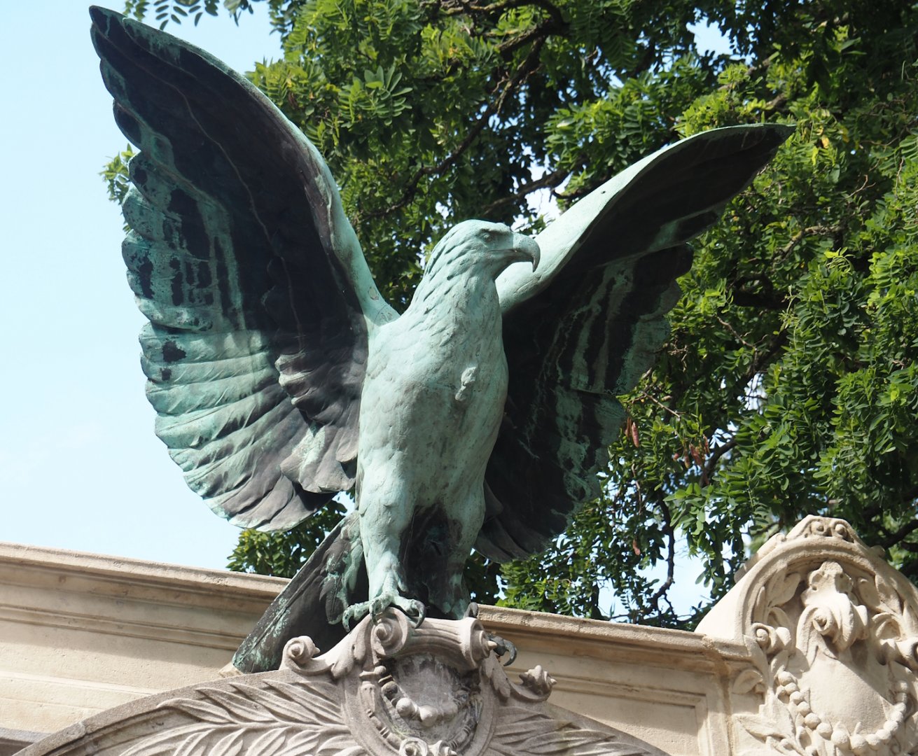 Bird House - Eagle statue, 2025-07-21