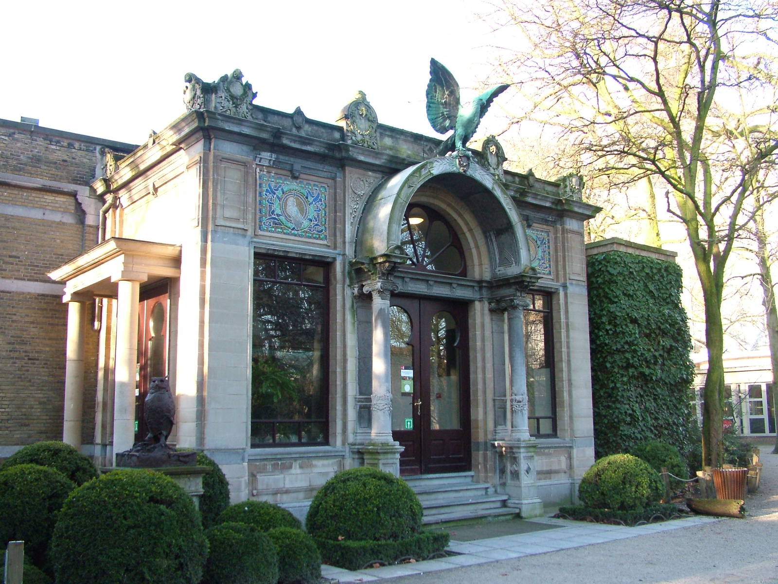 Bird House entrance at Antwerp Zoo Jan 09