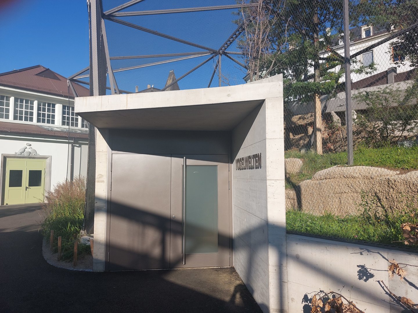 Bird house - Waldrapp walkthrough entrance