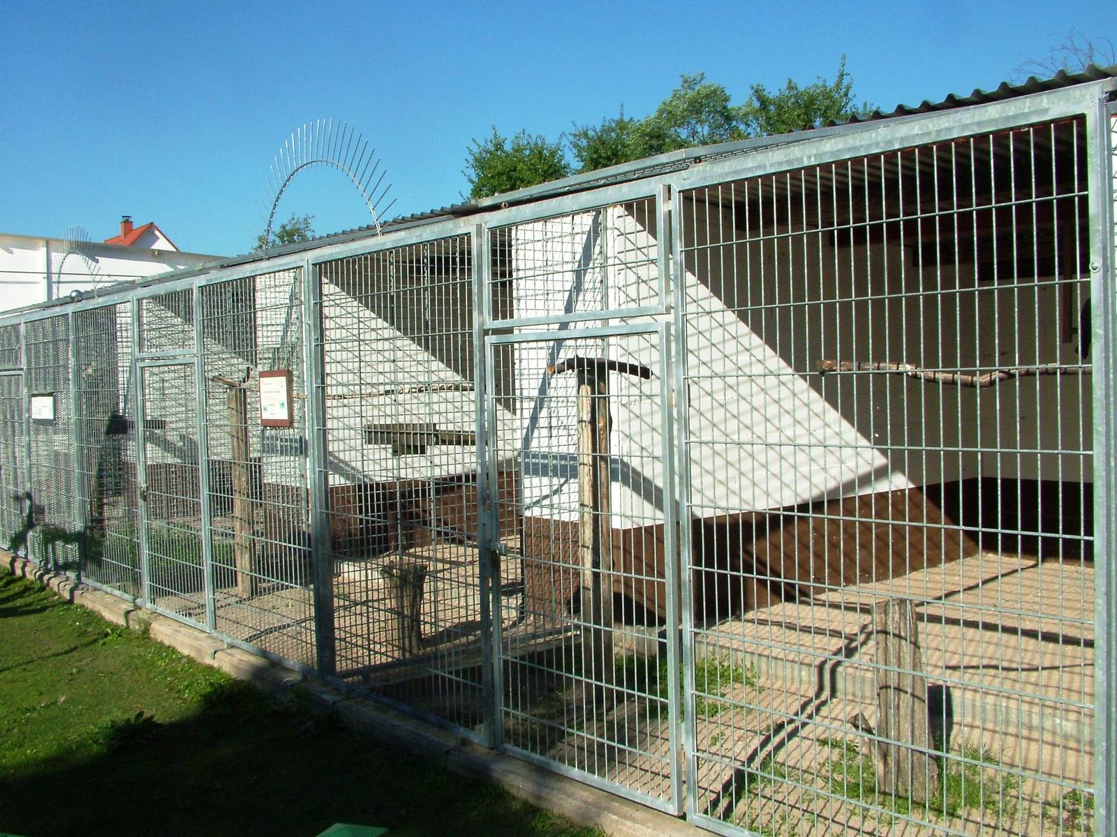 Bird of Prey Aviaries at Vogelpark Reilingen, 06/09/2010