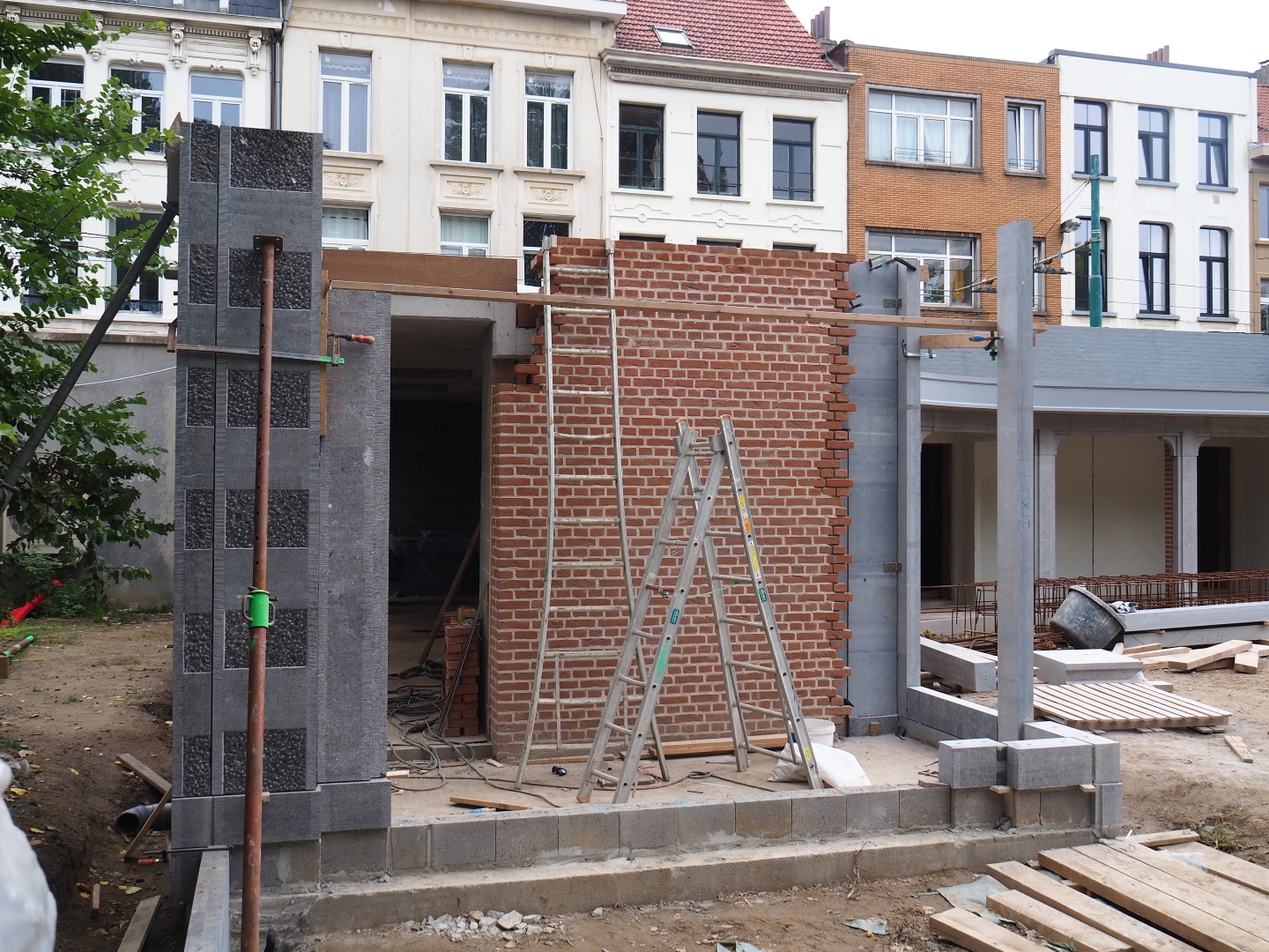 Bird-of-prey aviaries rebuild  construction site