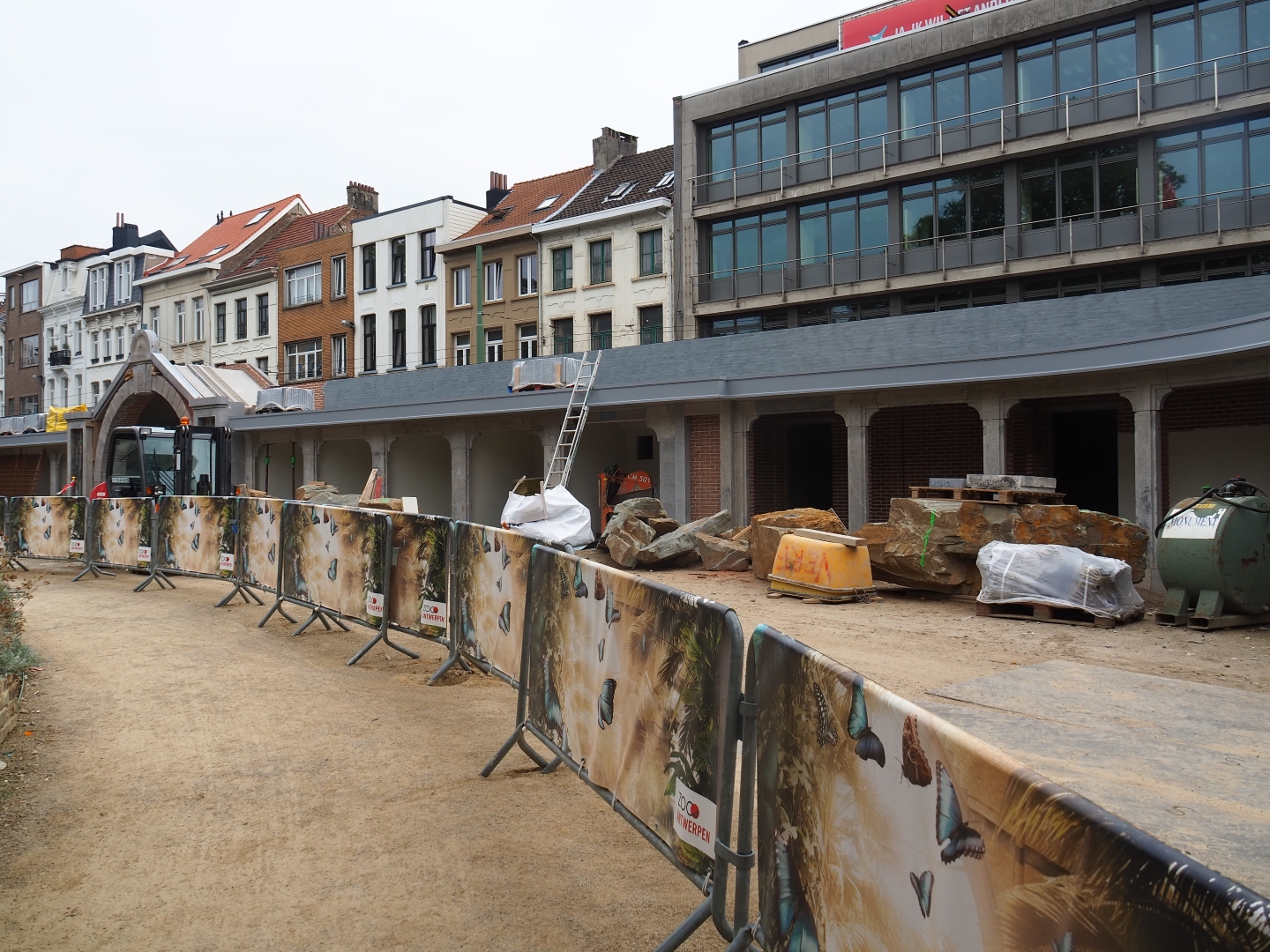Bird-of-prey aviaries rebuild construction site