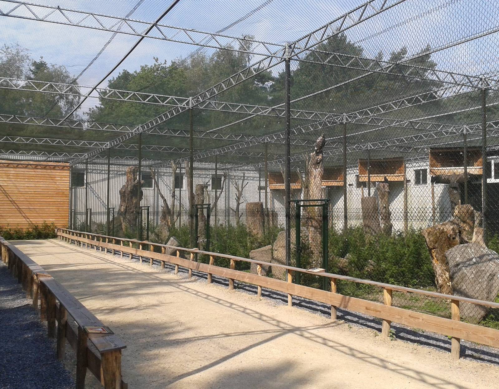 Bird of prey aviaries