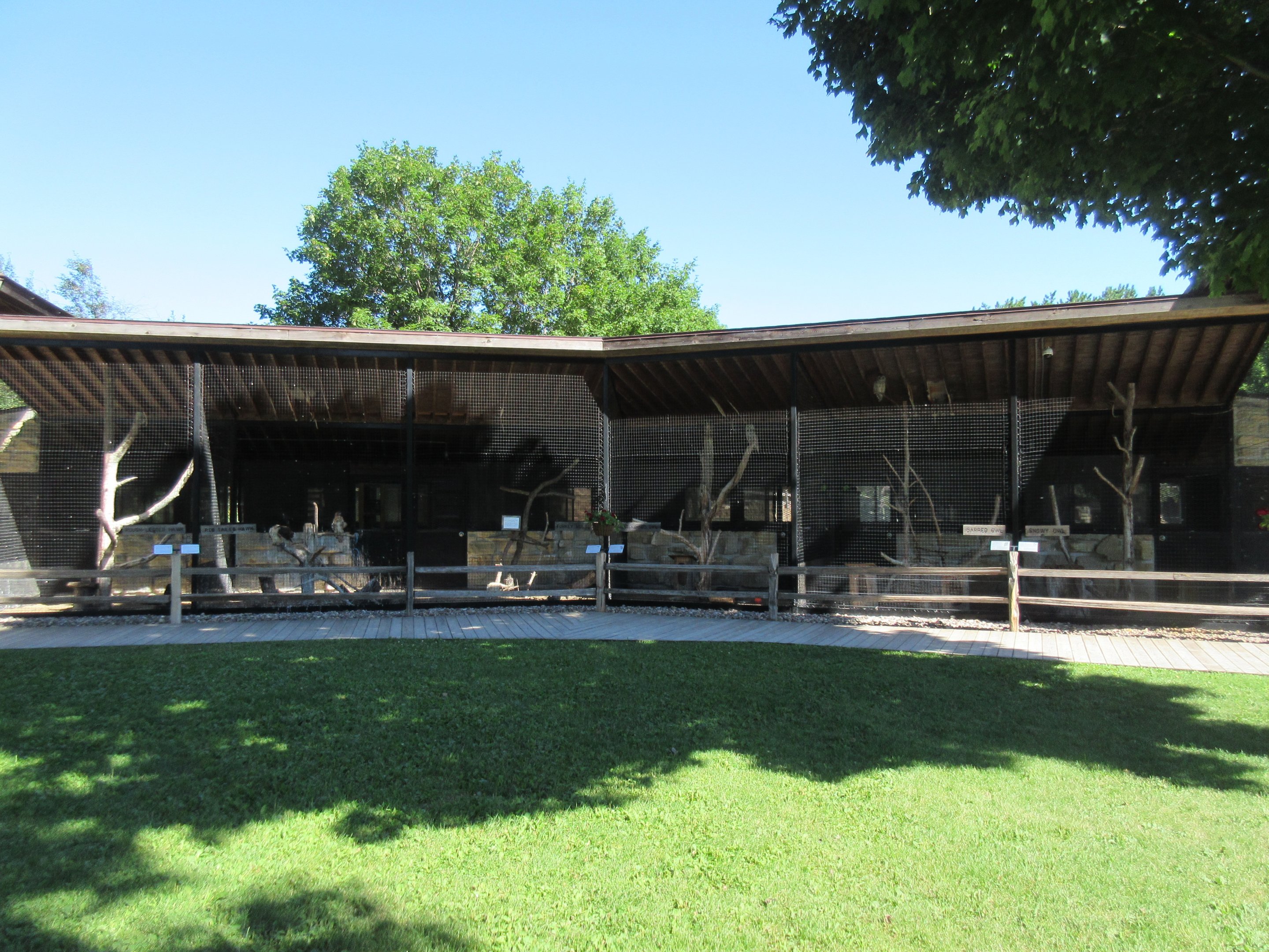 Bird of Prey Aviaries