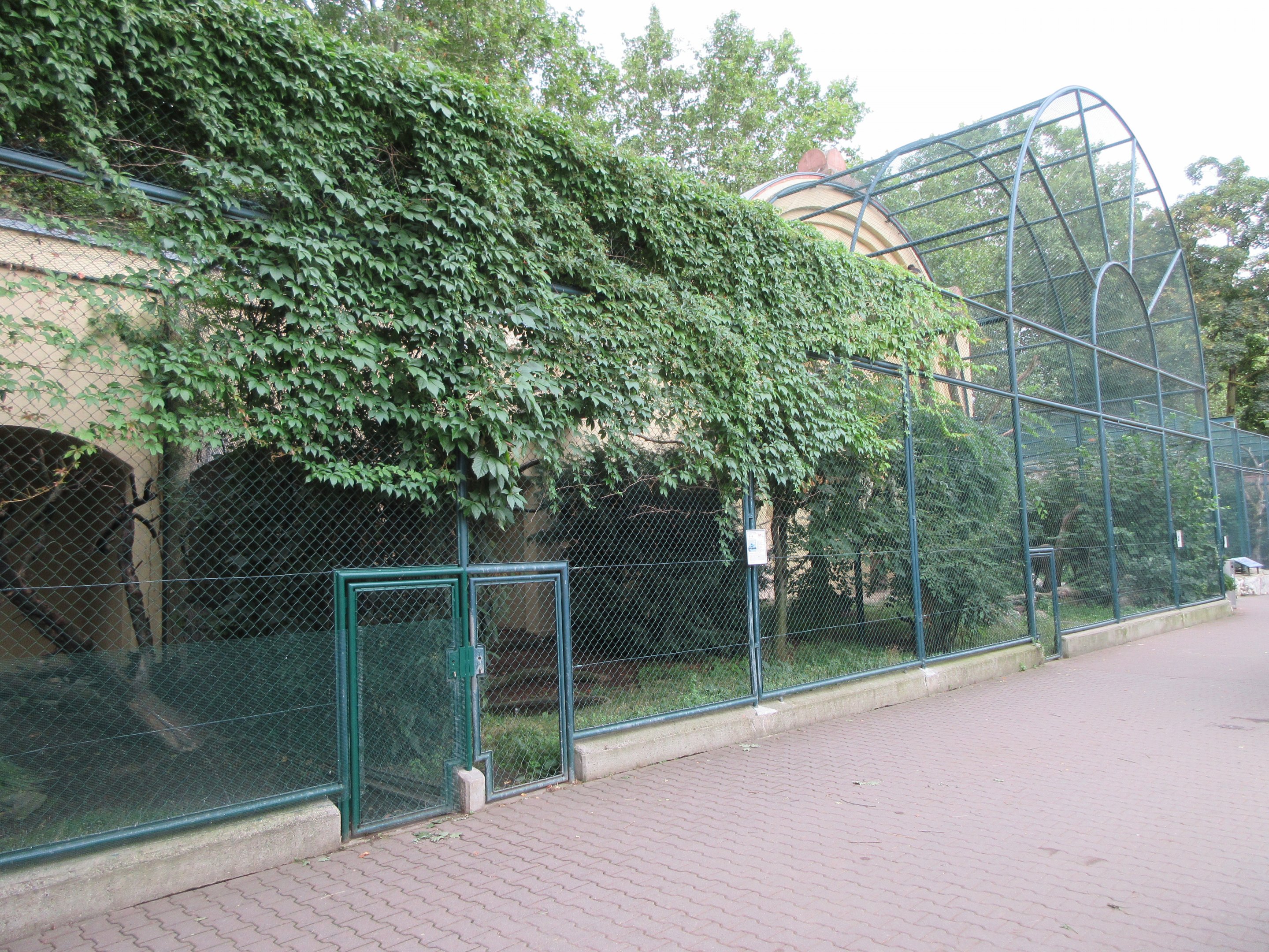 Bird of Prey Aviaries
