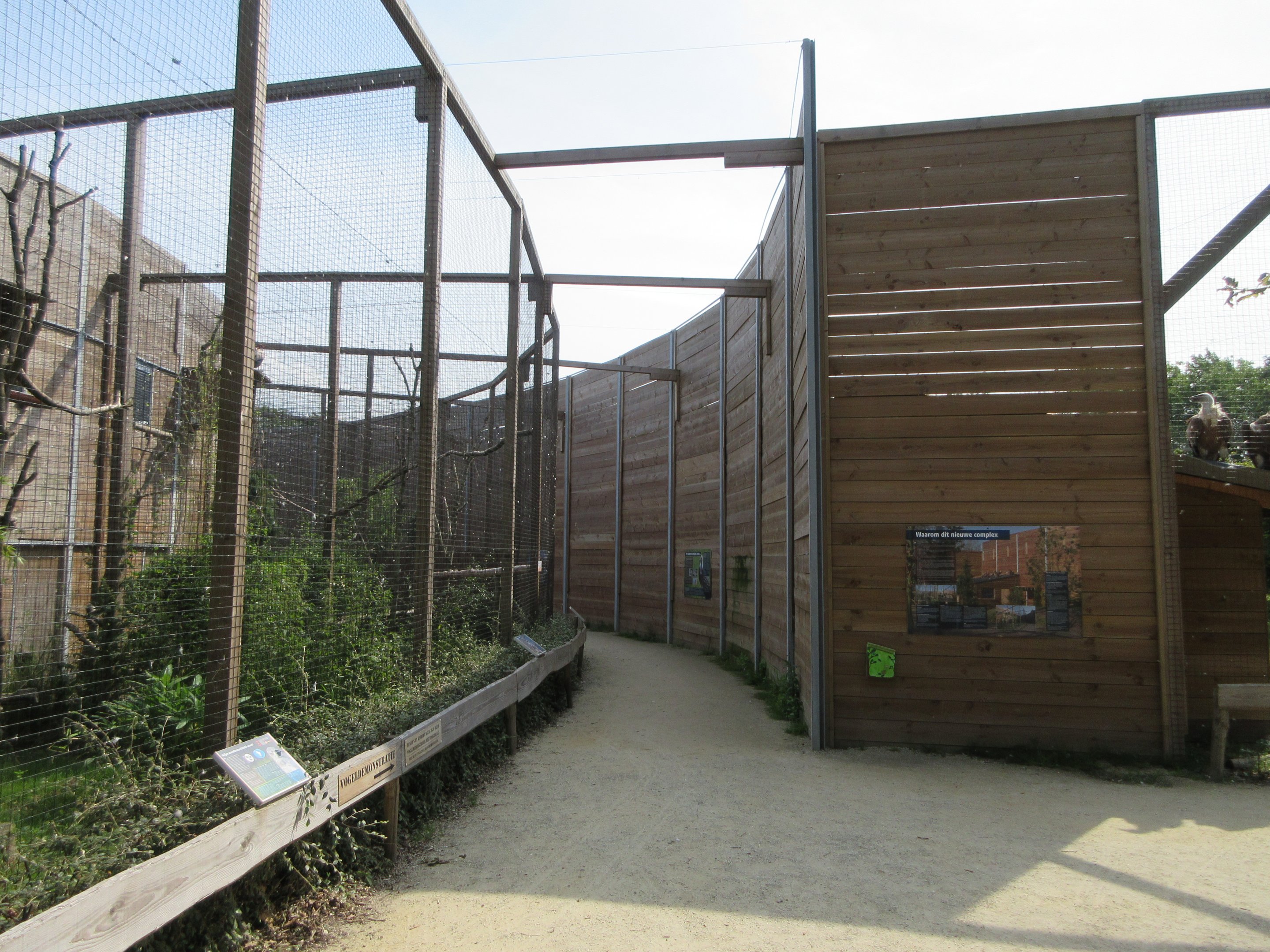 Bird of Prey Complex - huge walls towards bird show location