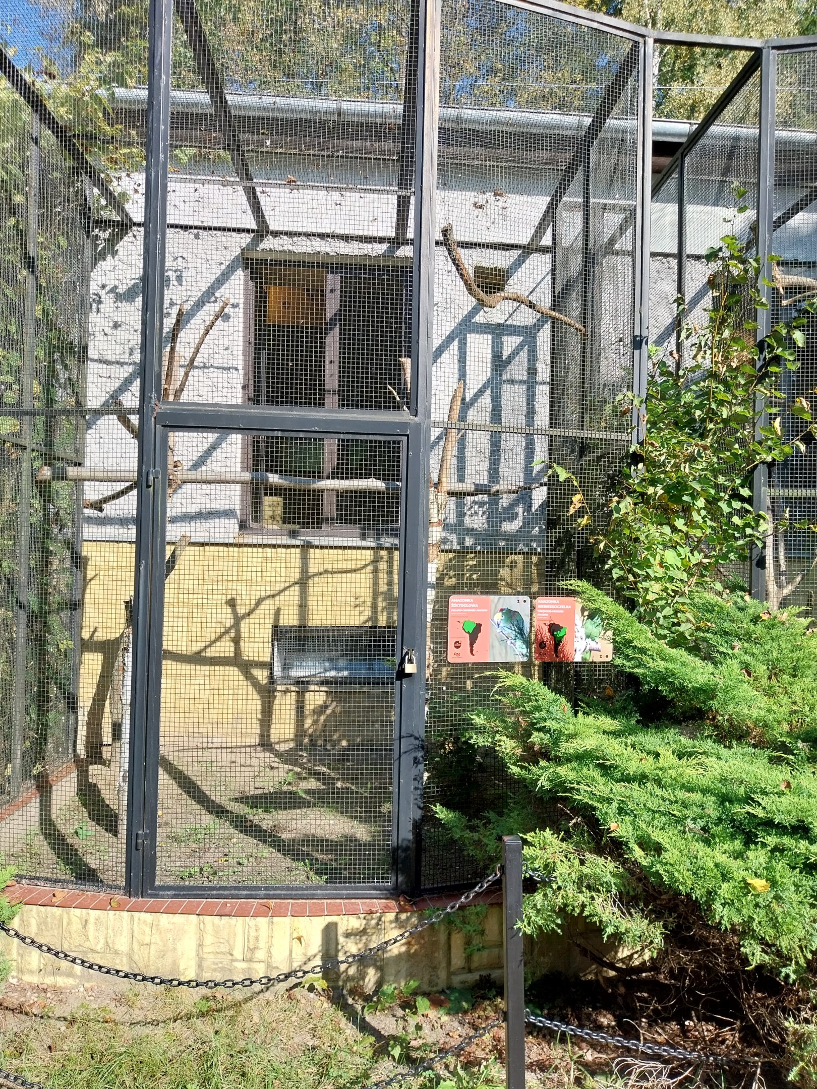 Bird & Reptile House - Aviary 8