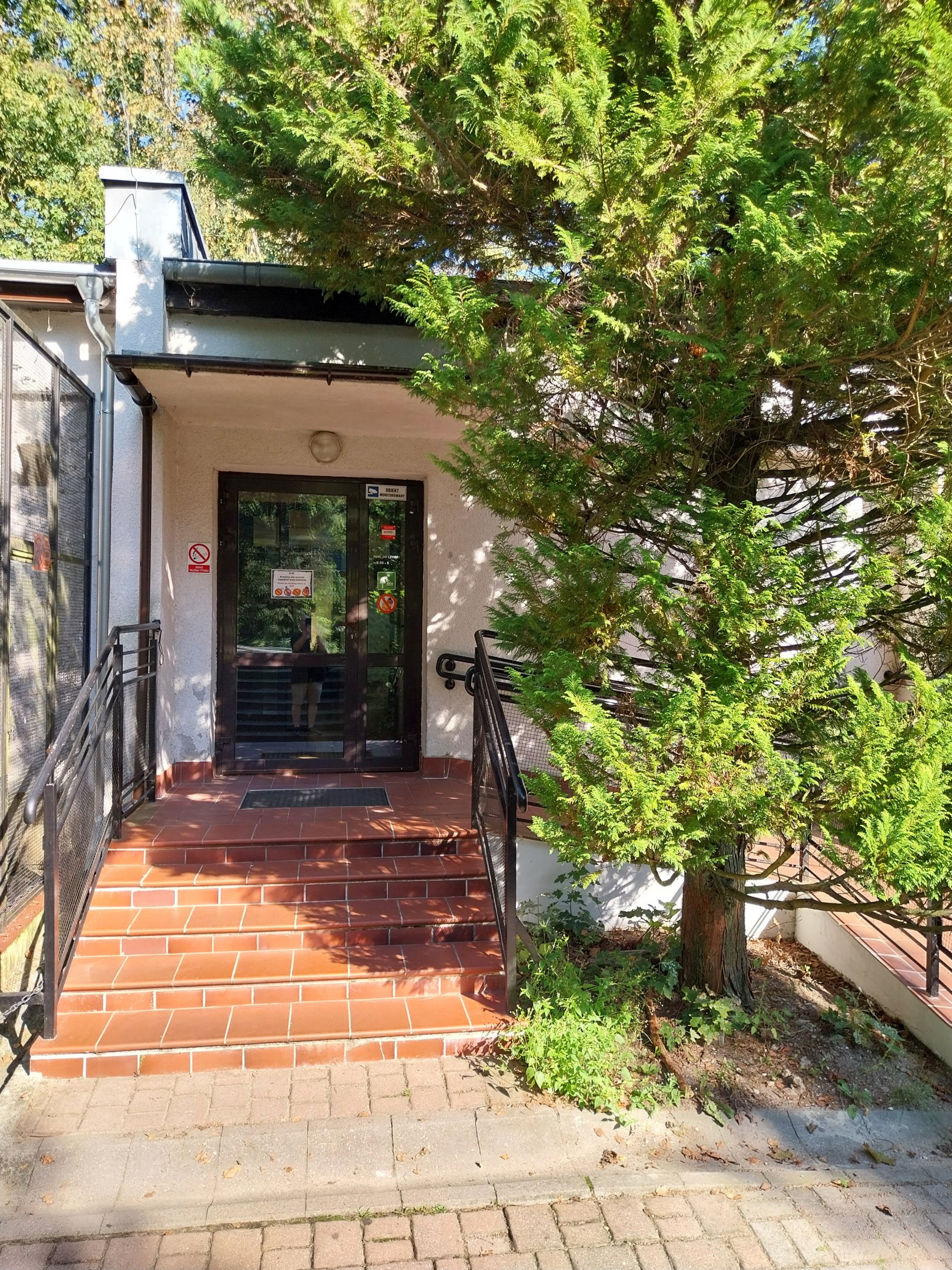 Bird & Reptile House - First entrance