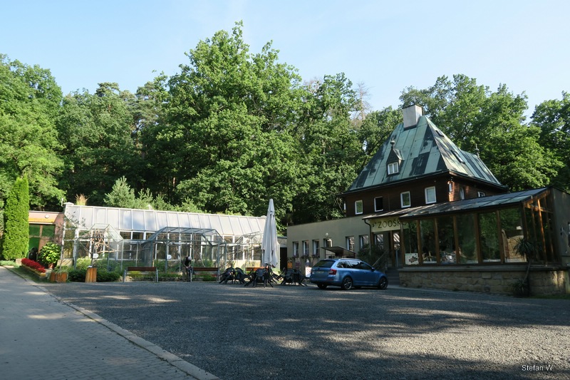 Birdhouse and Zoo school