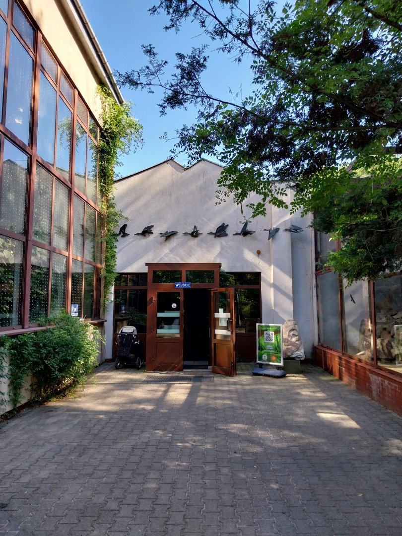 Birdhouse - Main entrance