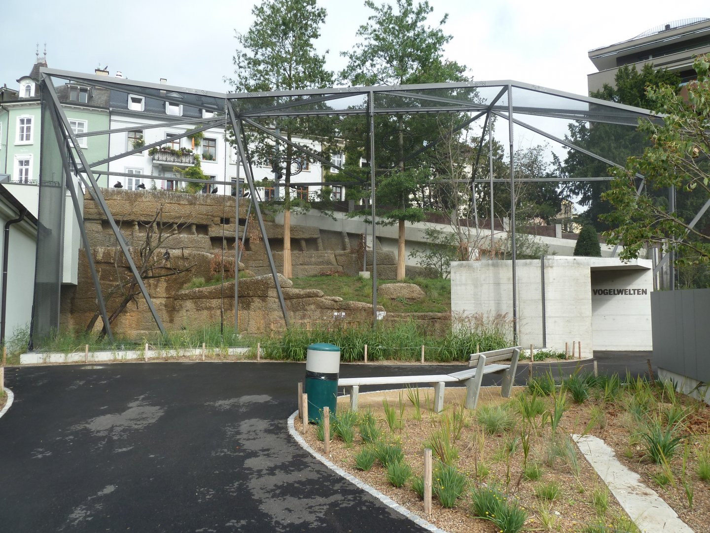 Birdhouse - Walk-through aviary