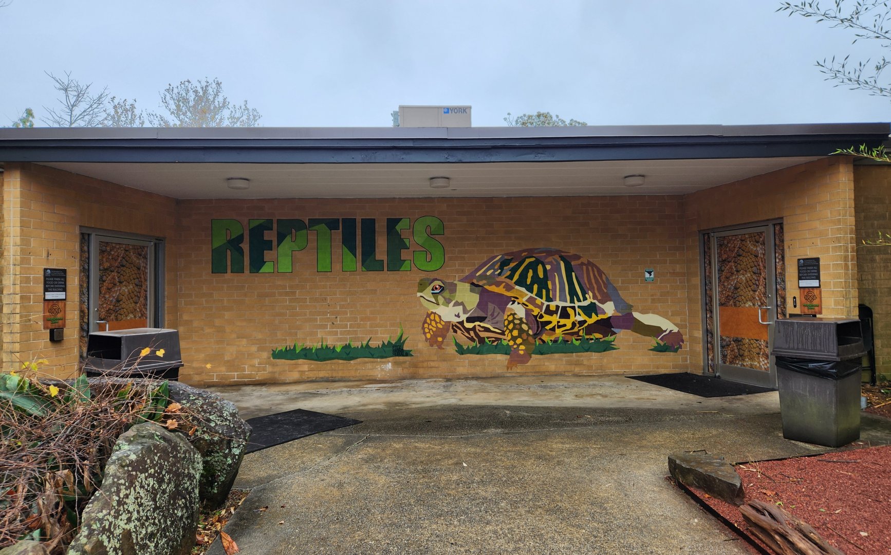 Birmingham Zoo - Reptile house entrance
