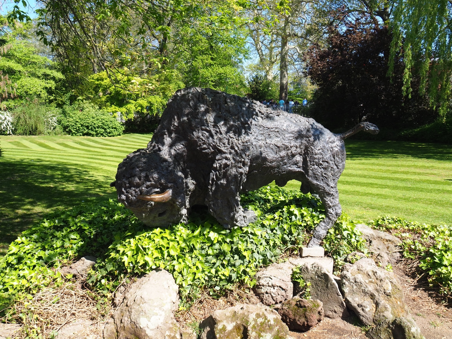Bison statue, 2019-04-20