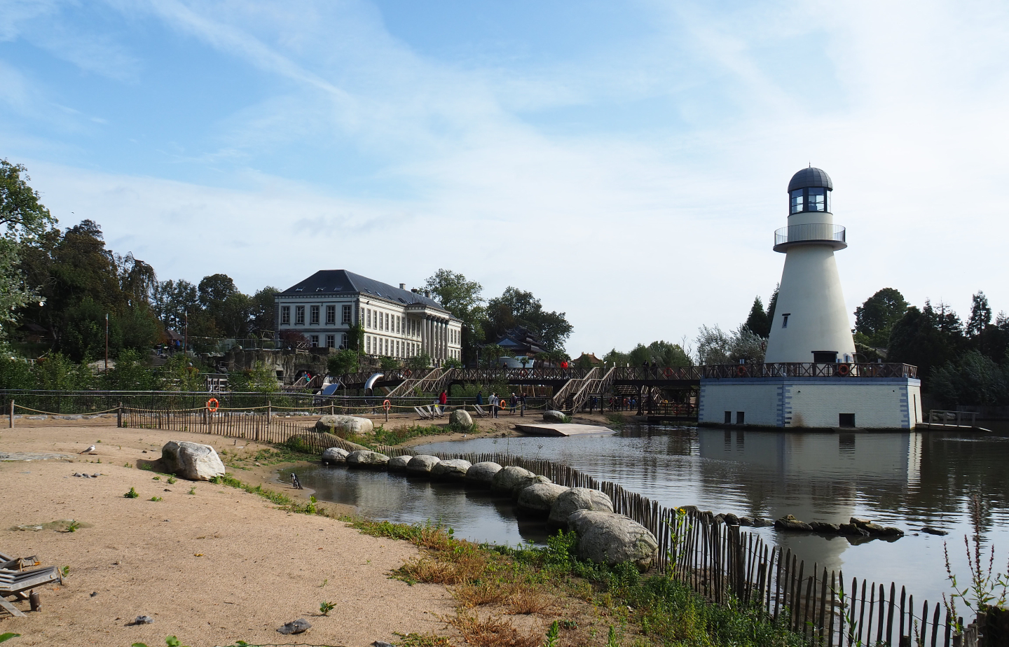Black-footed penguin and Harbor seal exhibit, 2019-10-04