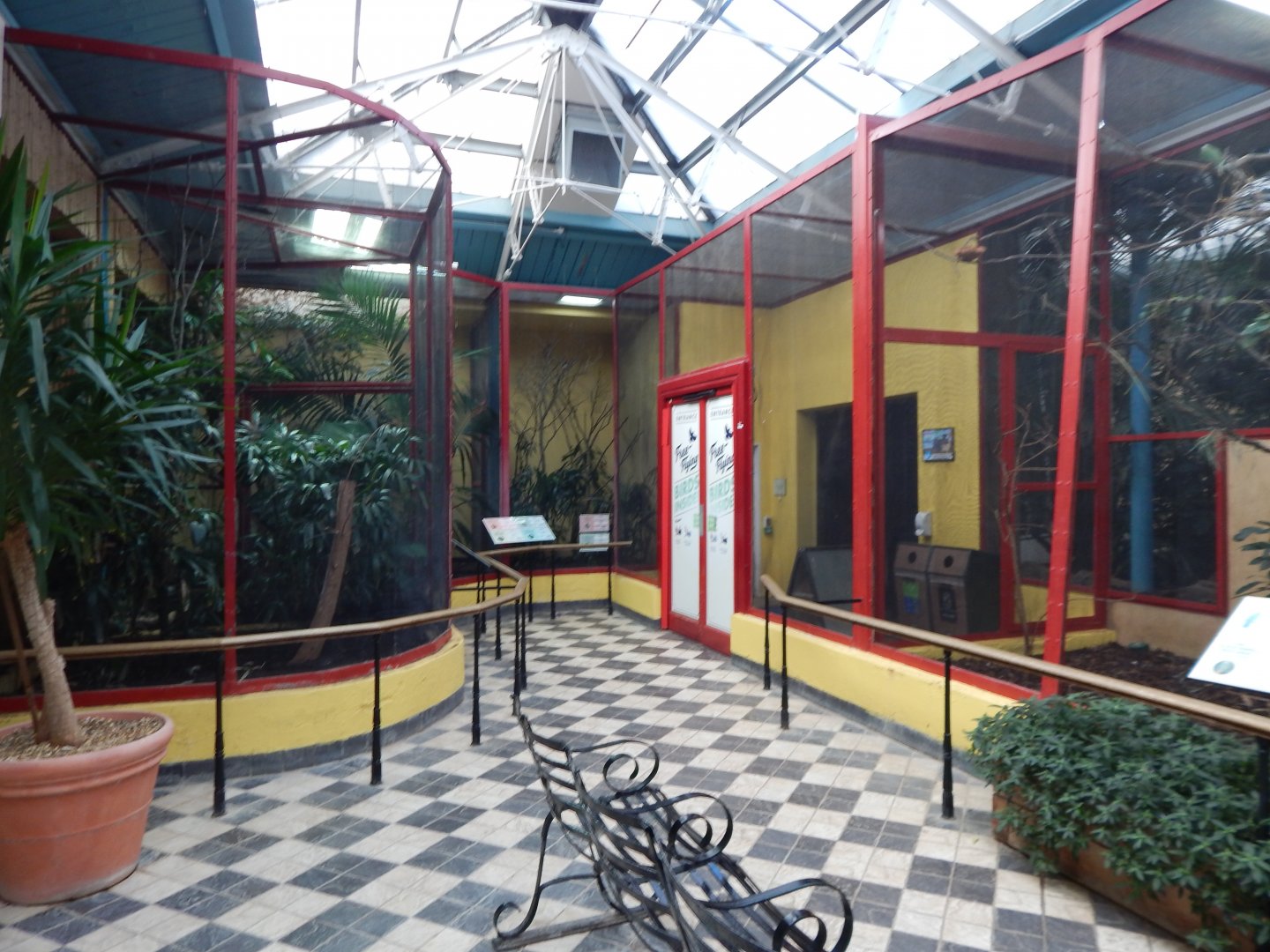 Blackburn Pavilion - indoor aviaries 180322
