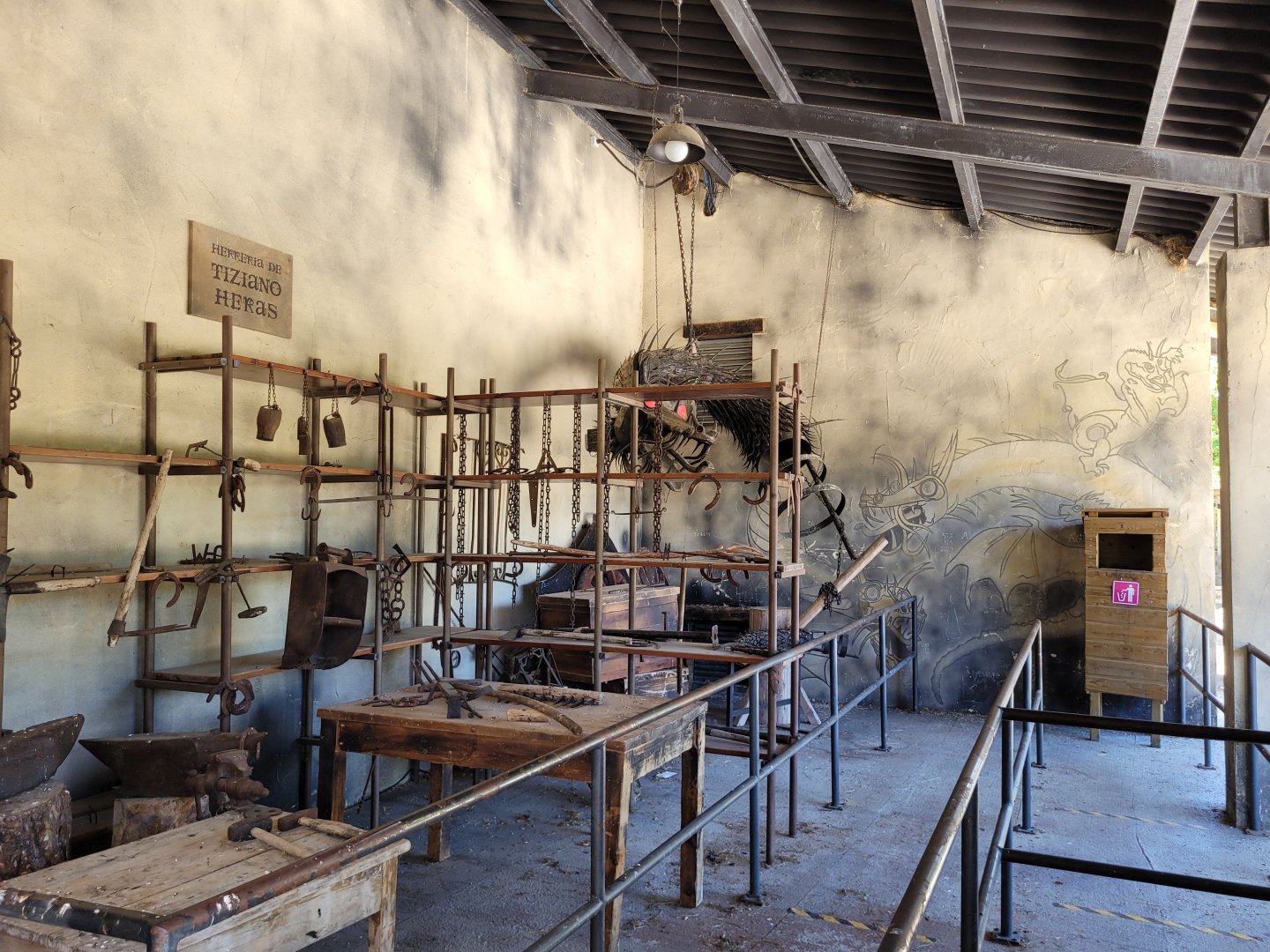 Blacksmith's workshop and old truck station -Sendaviva (2024)