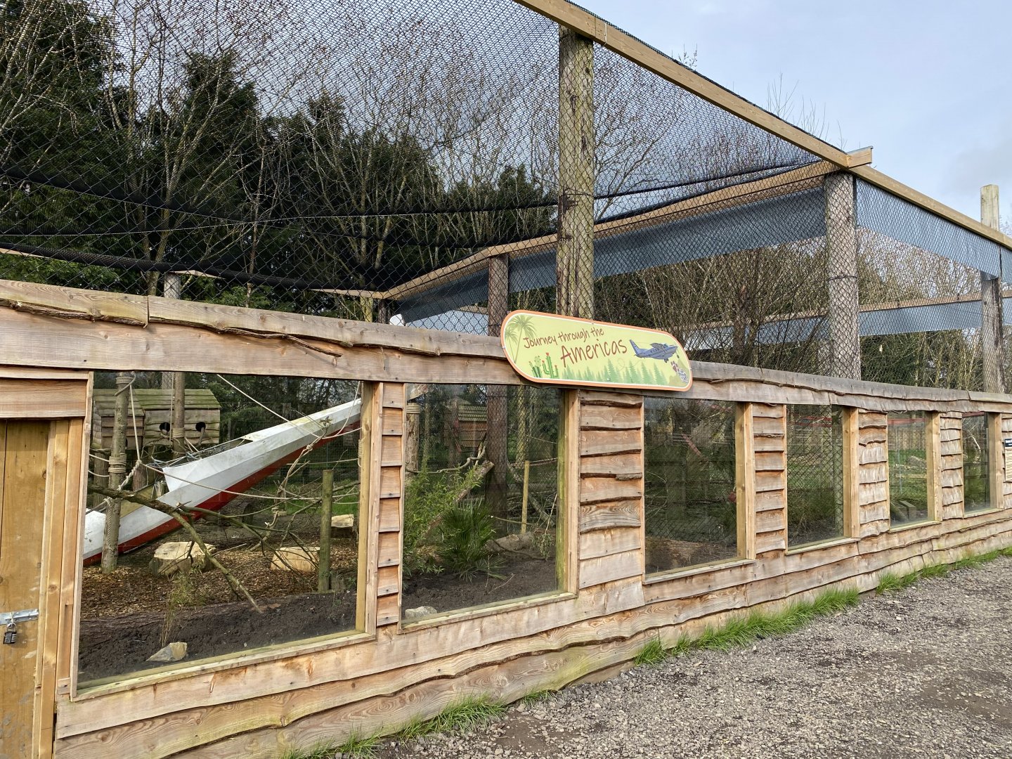 Blue-and-yellow macaw aviary 070320