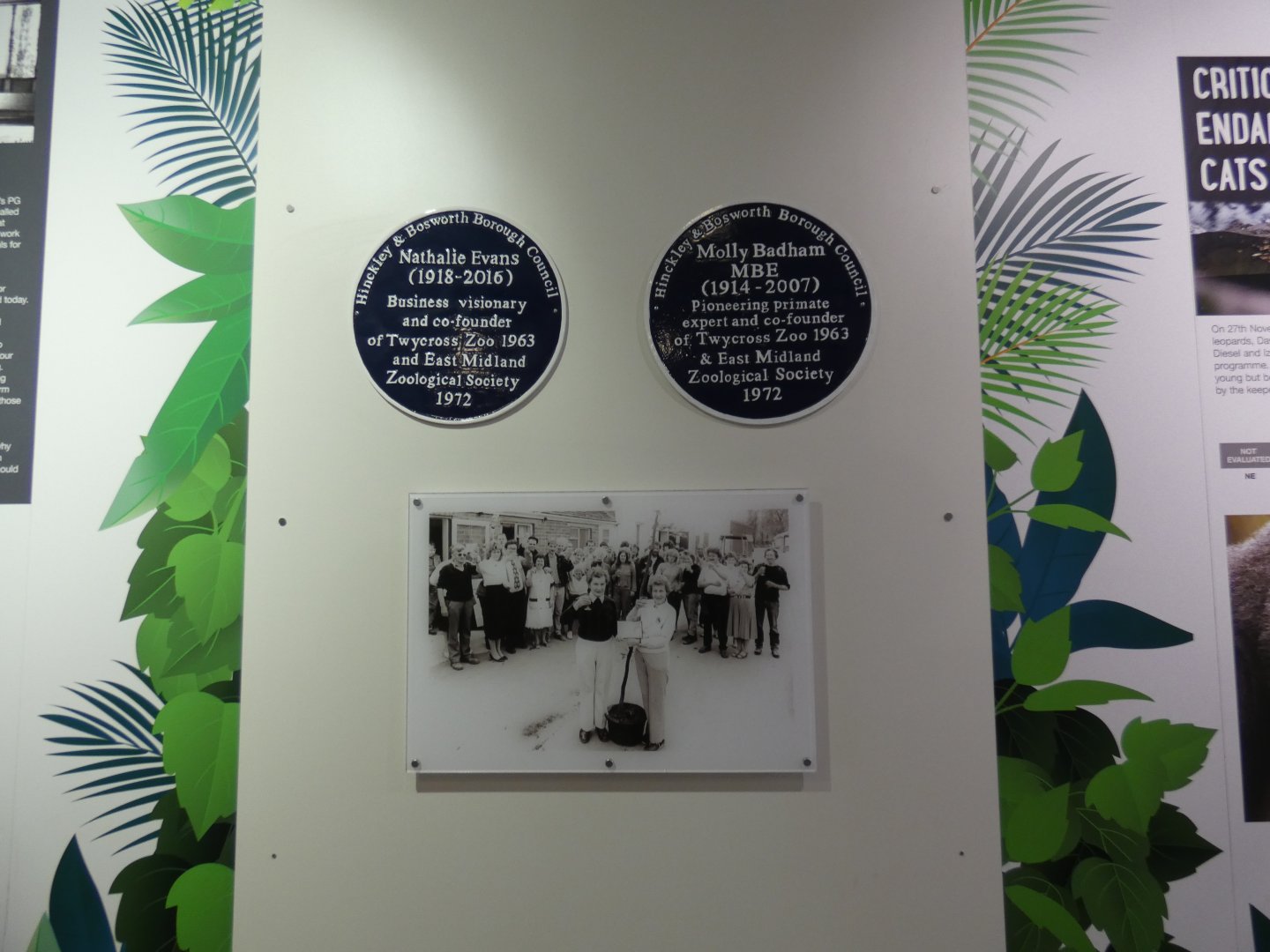 Blue plaques to zoo founders