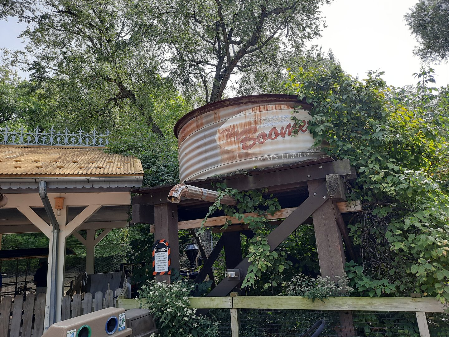 Boomerang Line Tower