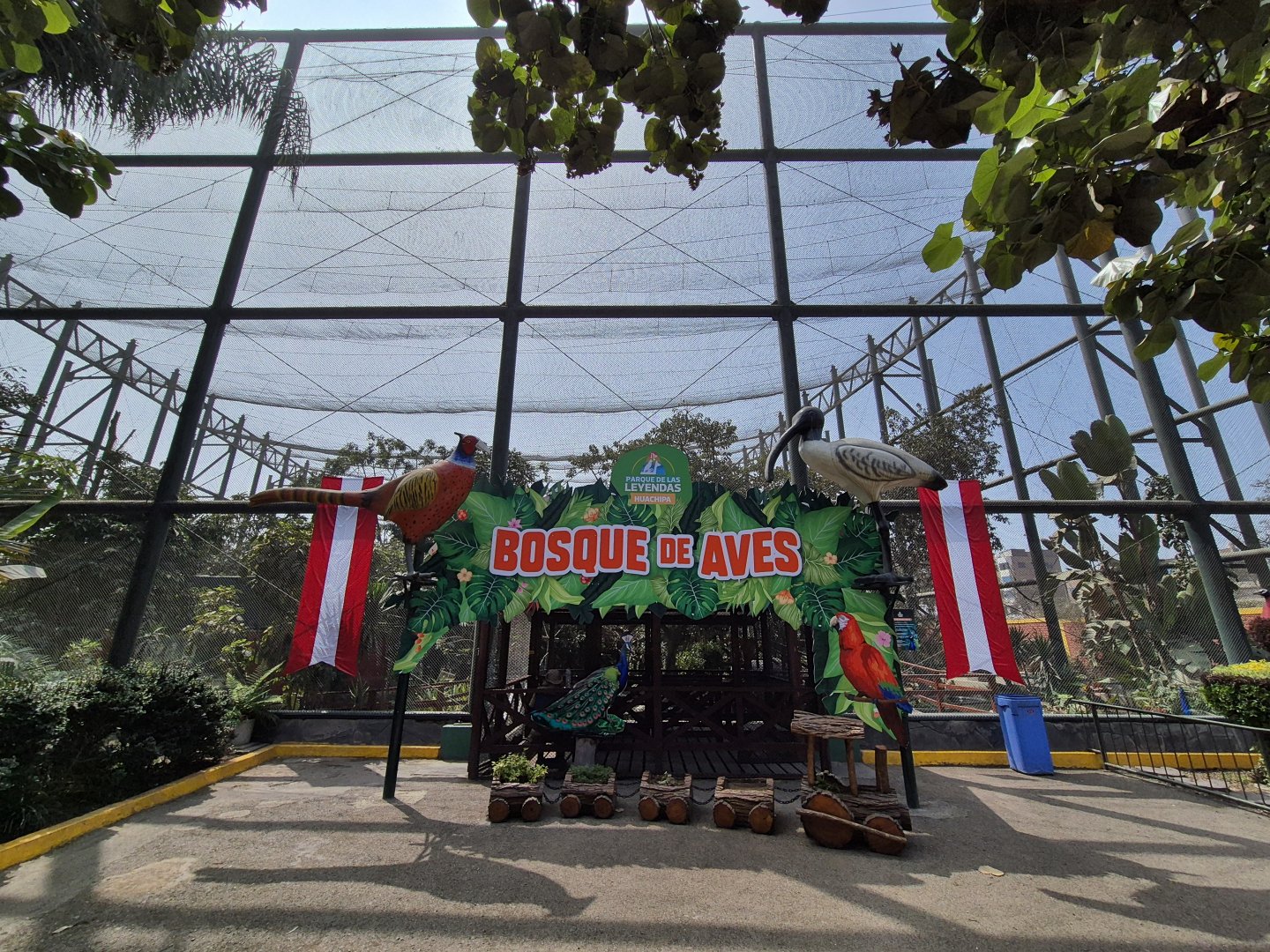 Bosque de Aves big Aviary