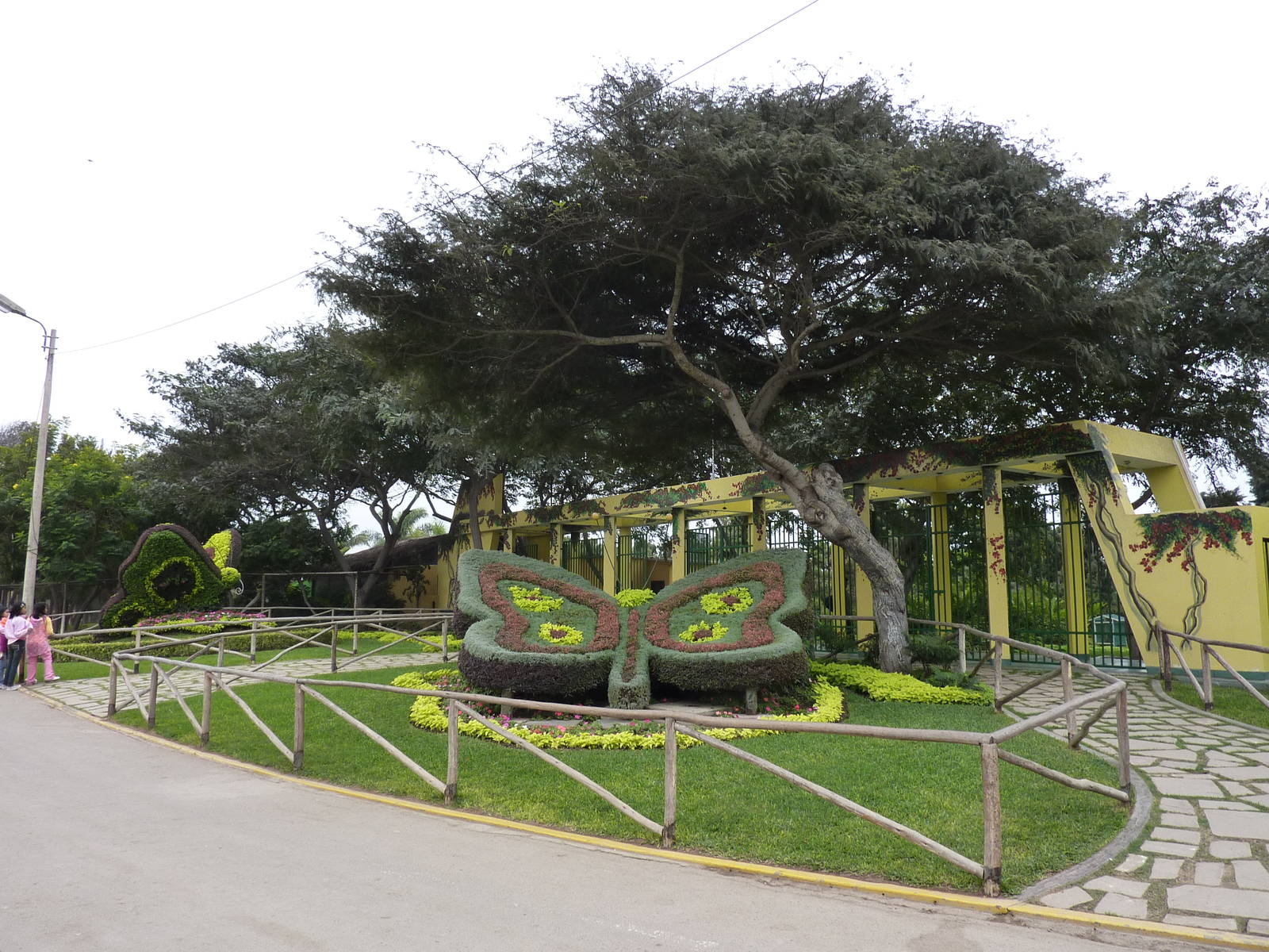 Botanical gardens entrance