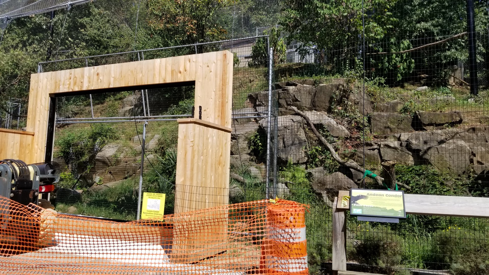 Brandywine Zoo - Andean Condors, construction on viewing area