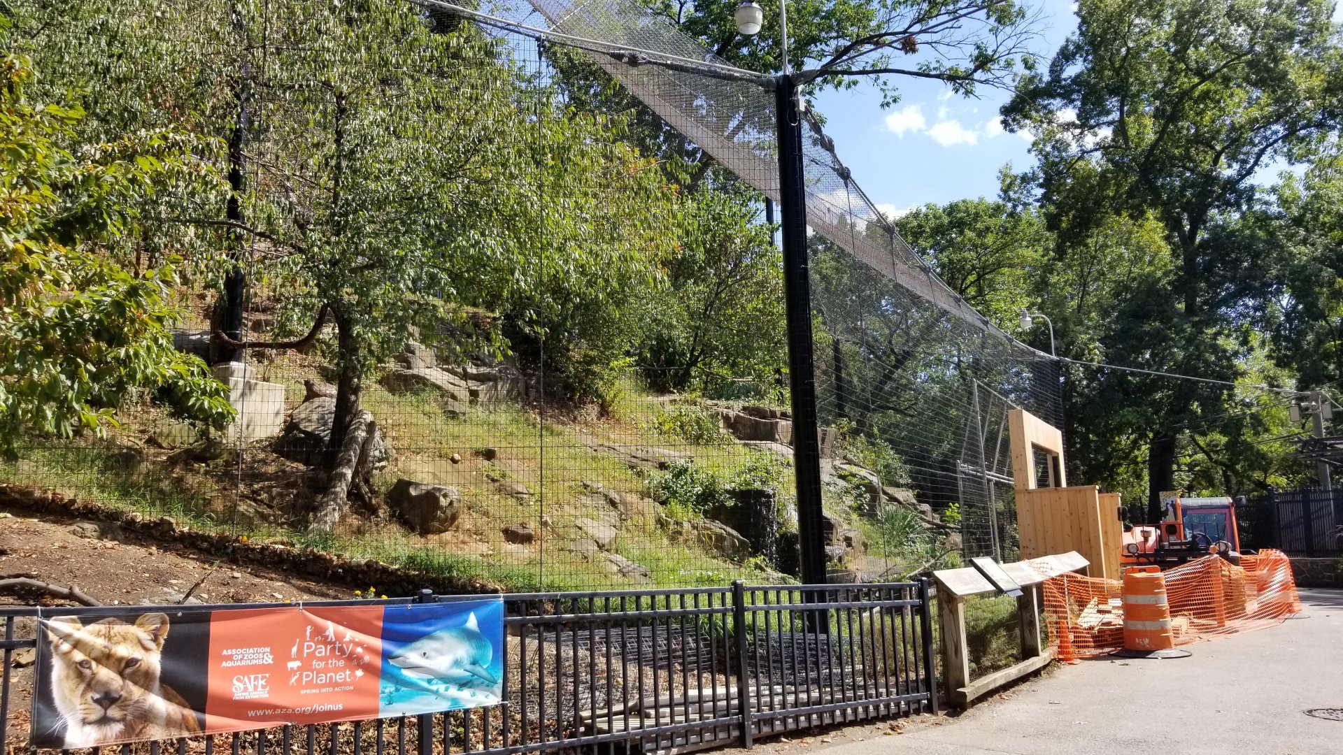 Brandywine Zoo - Andean Condors, from entrance