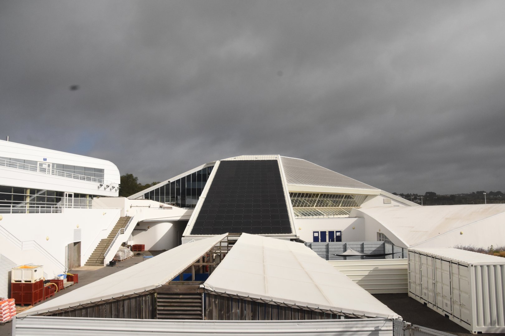 Bretagne pavilion with seal rescue in front