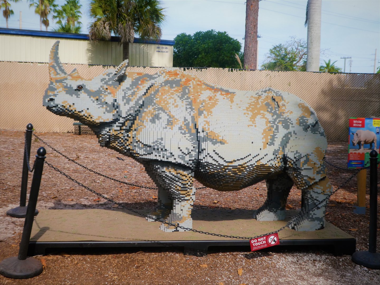 BRICKLIVE! Animal Paradise - White Rhinoceros
