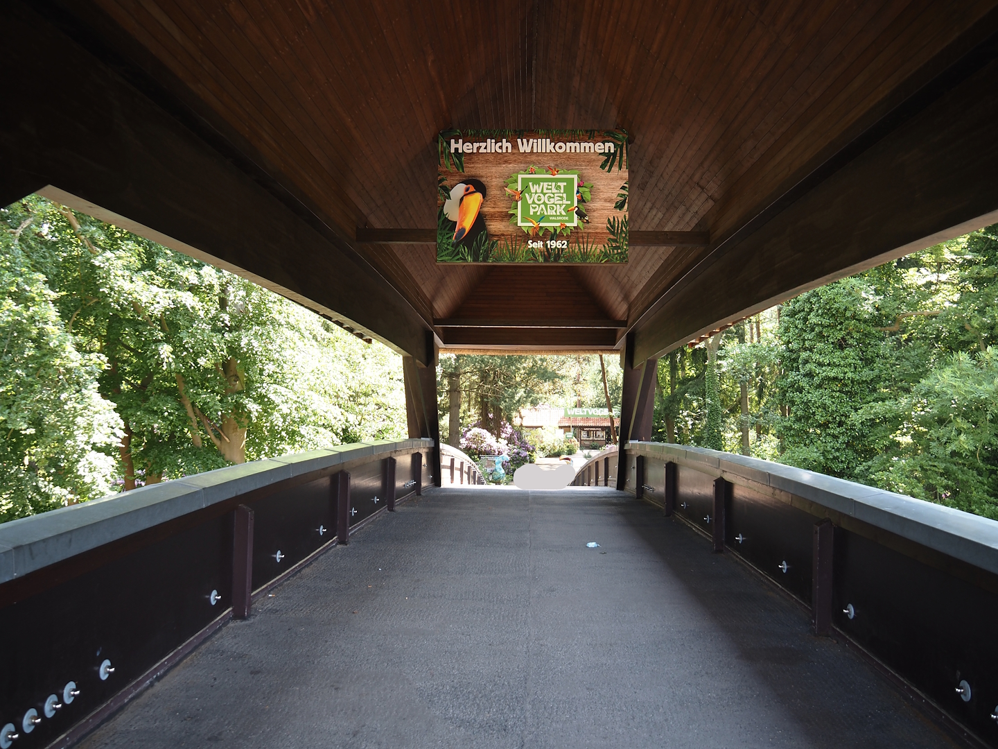 Bridge from parking lot to Weltvogelpark Walsrode, 2024-05-21