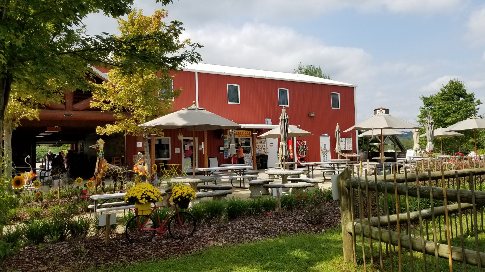 Brights Zoo - Main building, entrance/concessions/gift shop