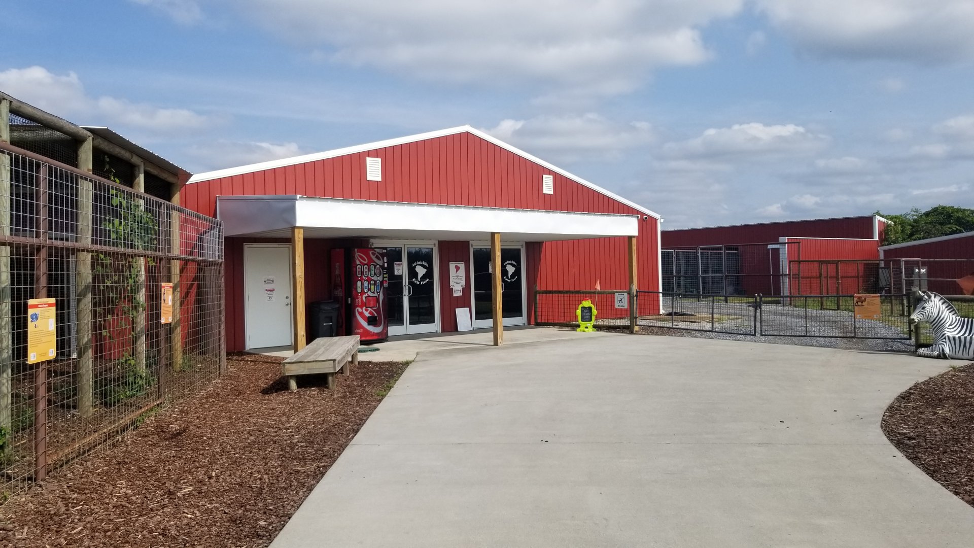 Brights Zoo - South American building