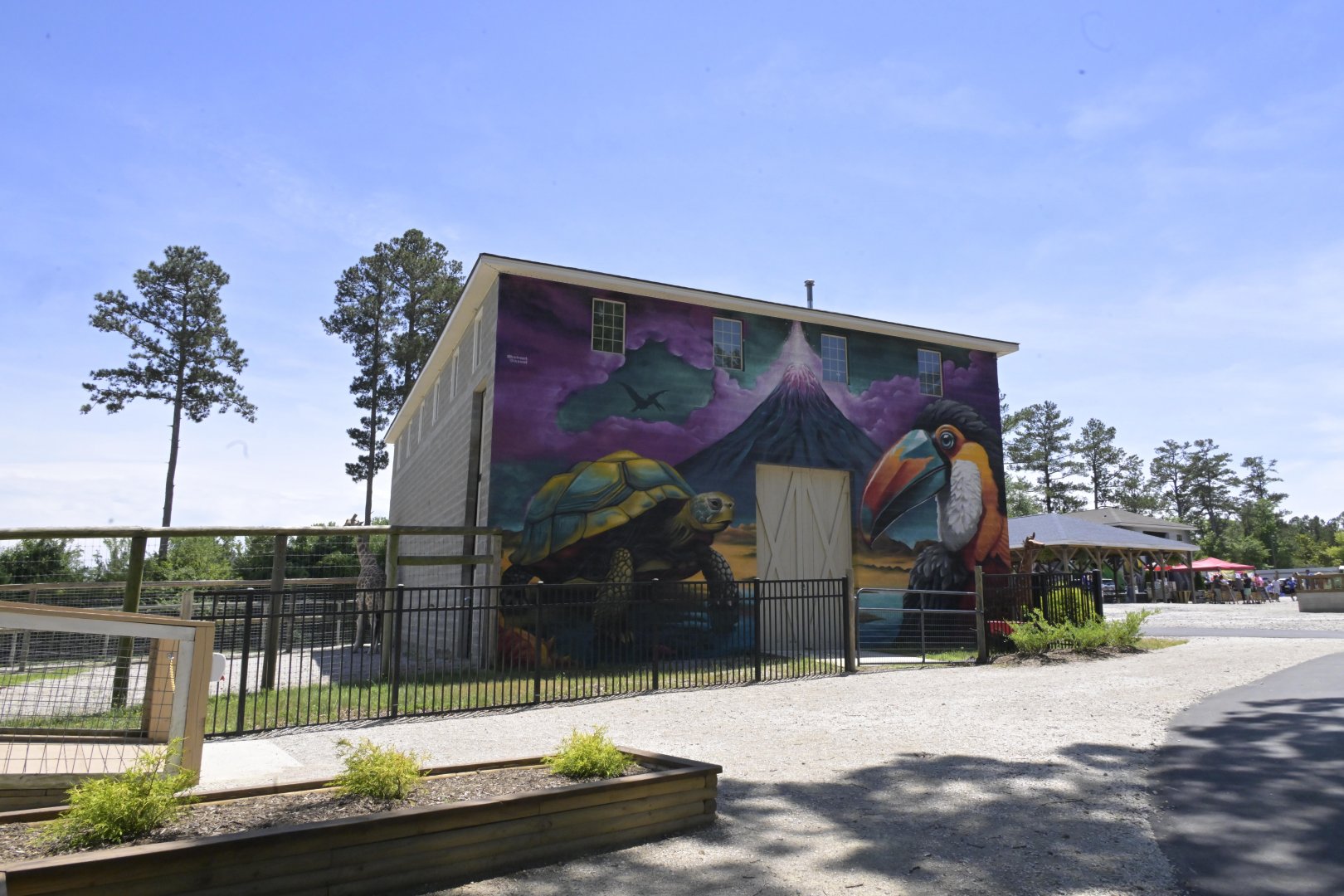 Broadway Zoological Park - Giraffe Barn