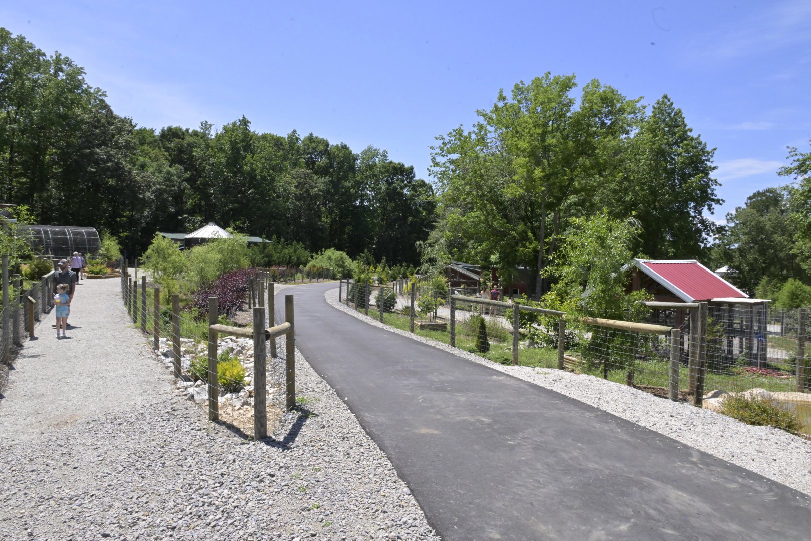 Broadway Zoological Park - Landscaping and Scenery