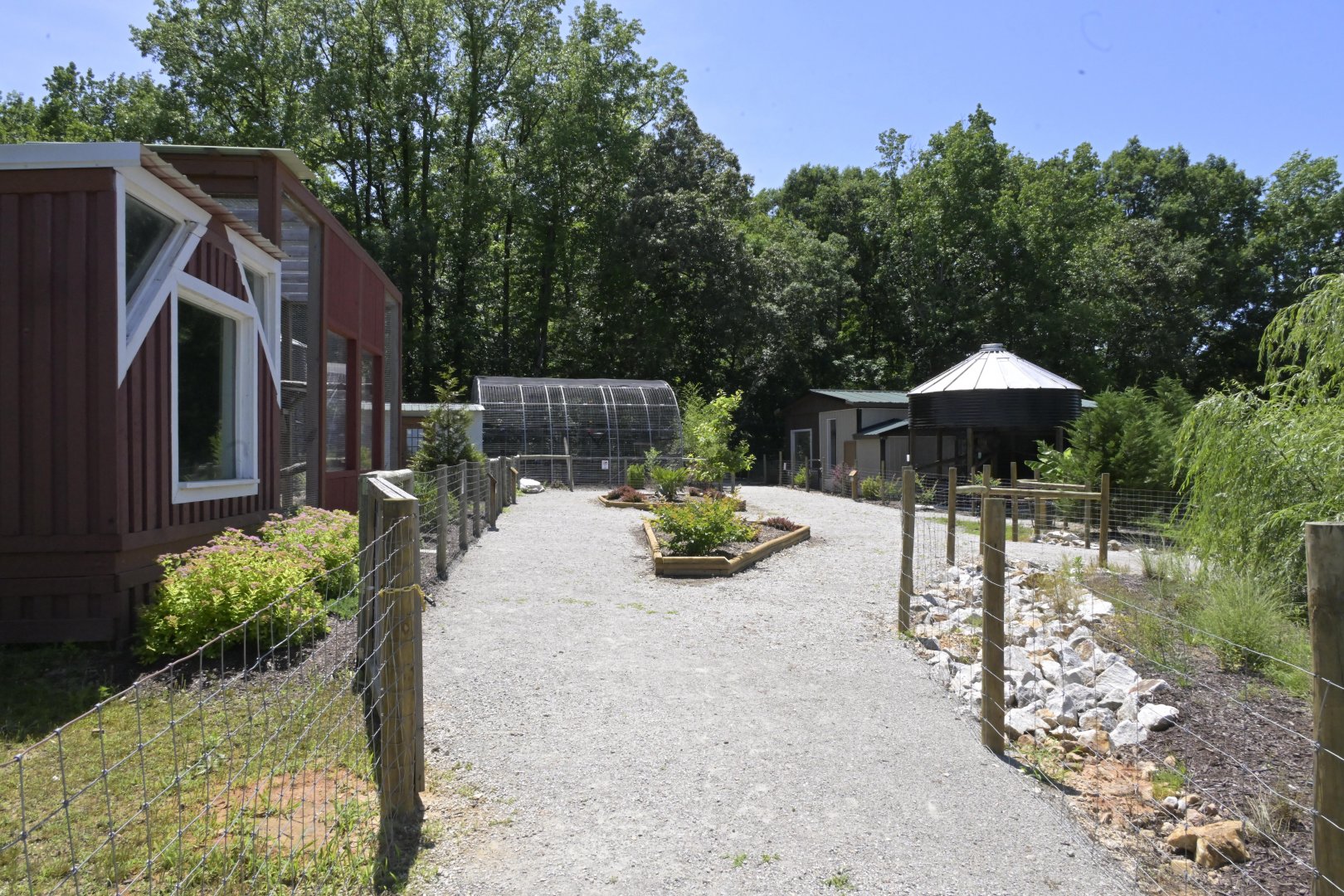 Broadway Zoological Park - Landscaping and Scenery