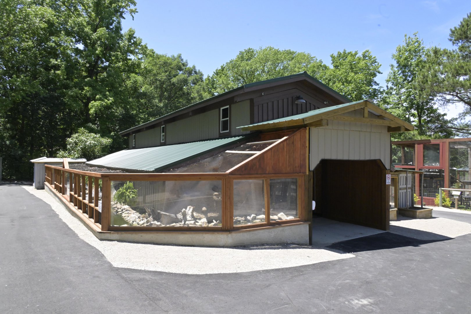 Broadway Zoological Park - Reptile Barn Exterior