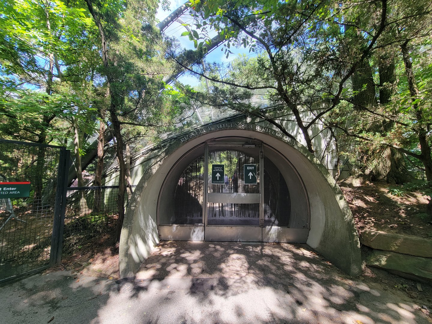 Bronx 7/22 - Aquatic Bird House - Entrance to Aitken Sea Bird Colony