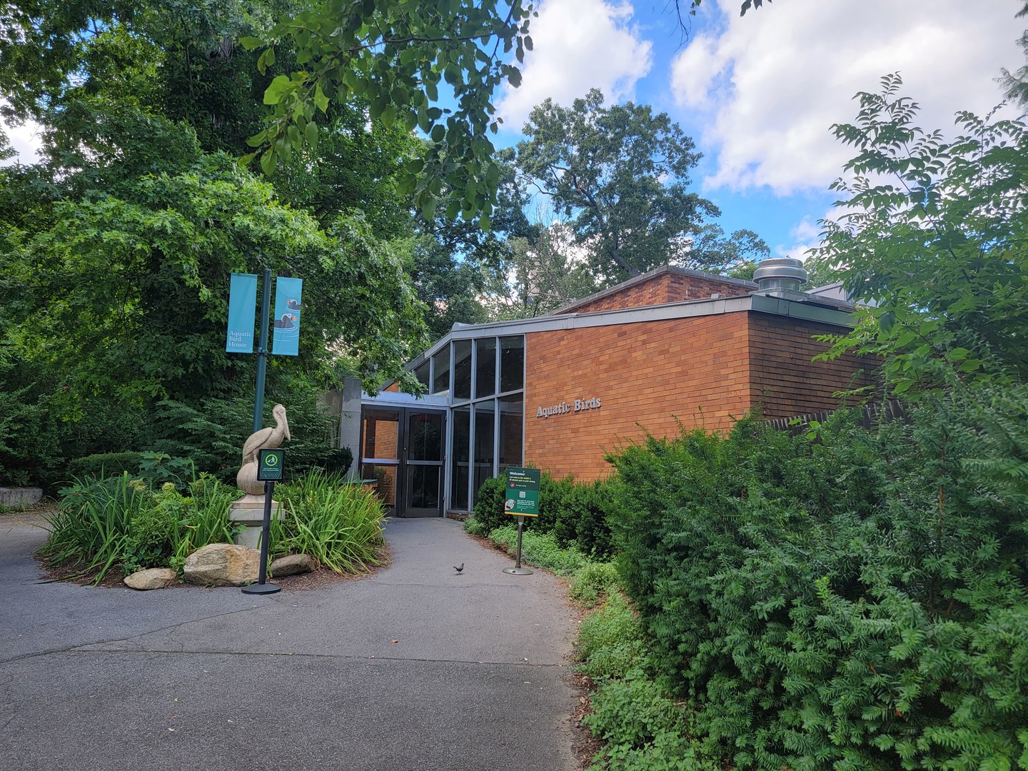 Bronx 7/22 - Aquatic Bird House - Entrance