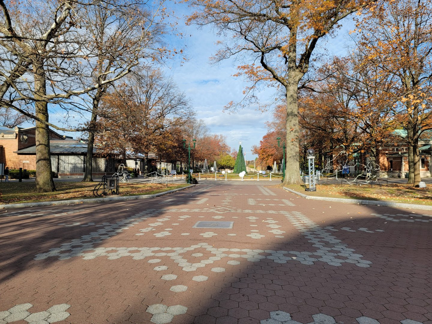Bronx - Astor Court from Zoo Center
