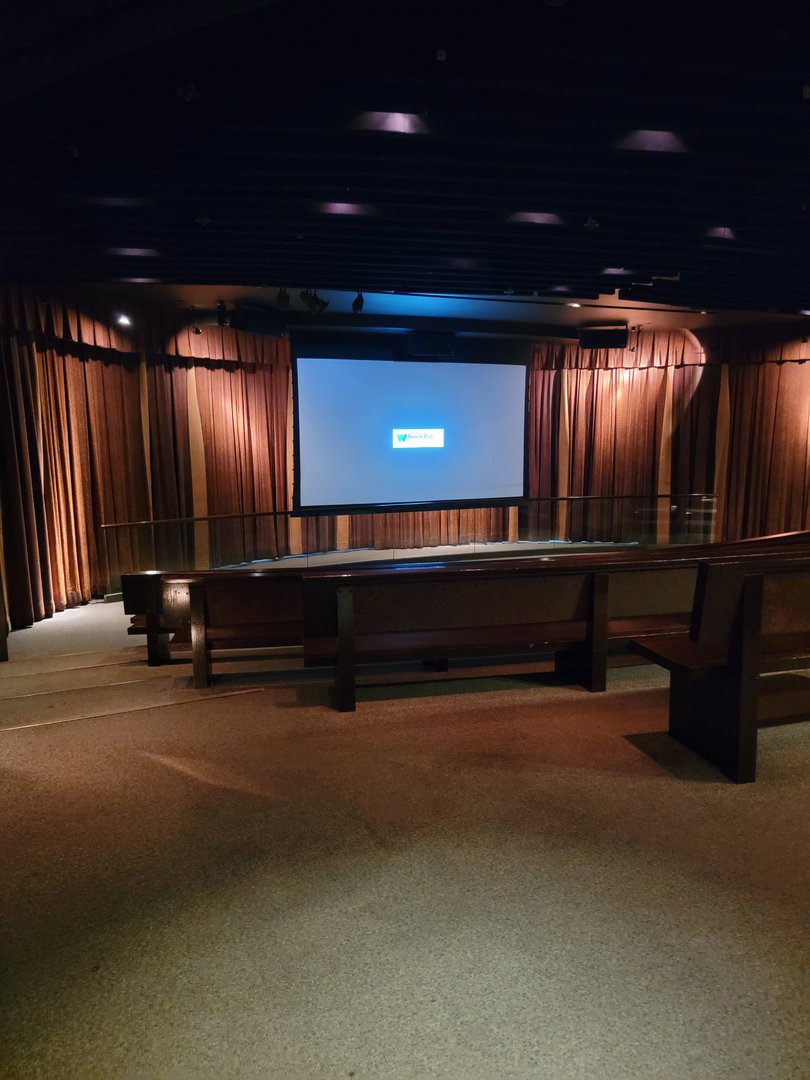 Bronx - Congo, Conservation Theater