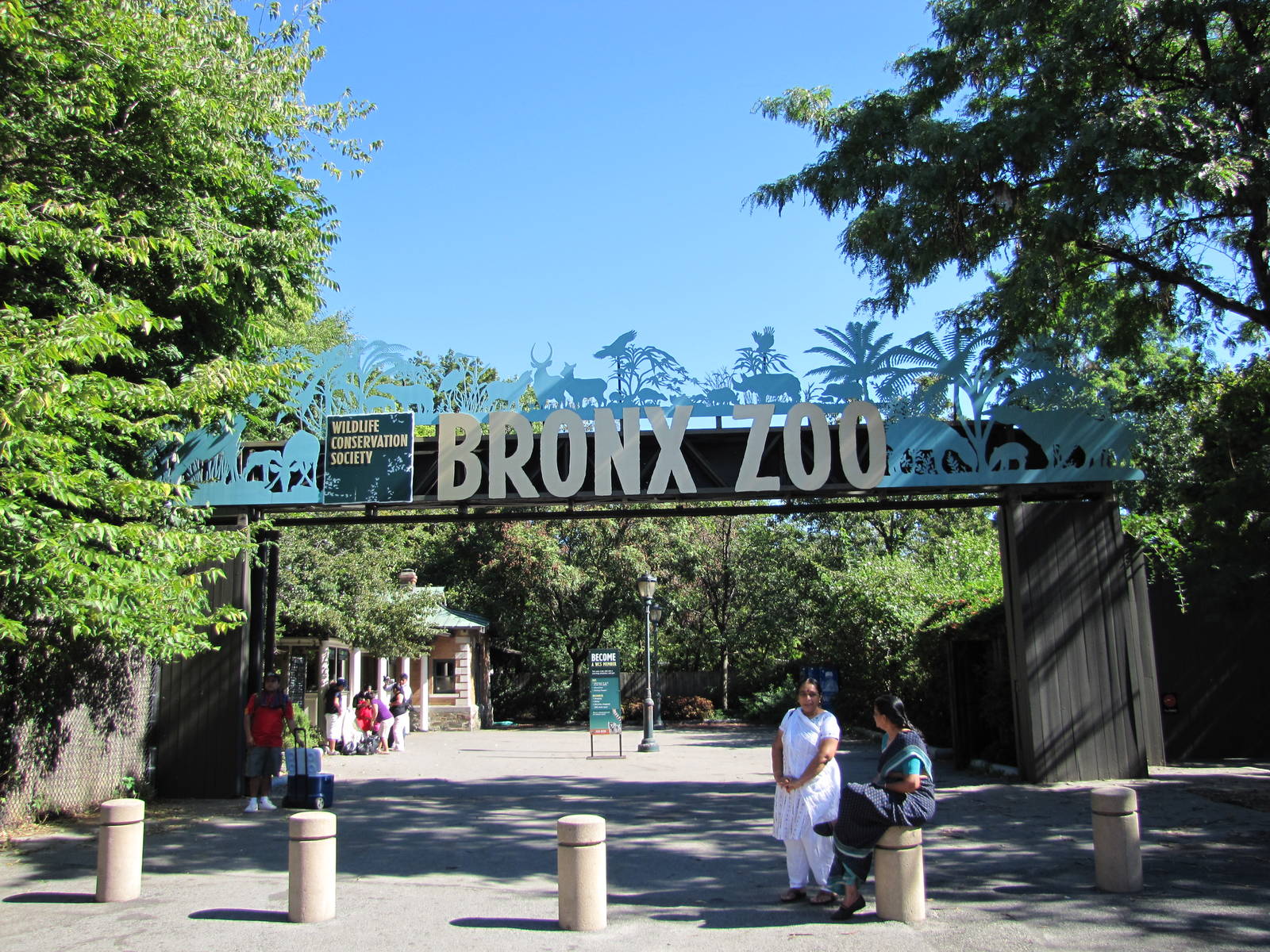 Bronx Zoo 2010 - Asia Gate