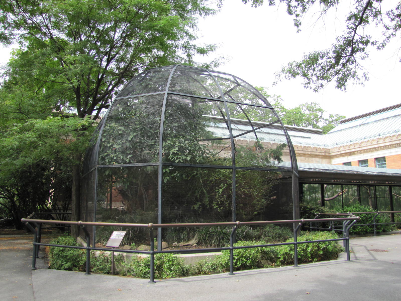 Bronx Zoo 2010 - Aviaries by former Bird House on historic Astor Court