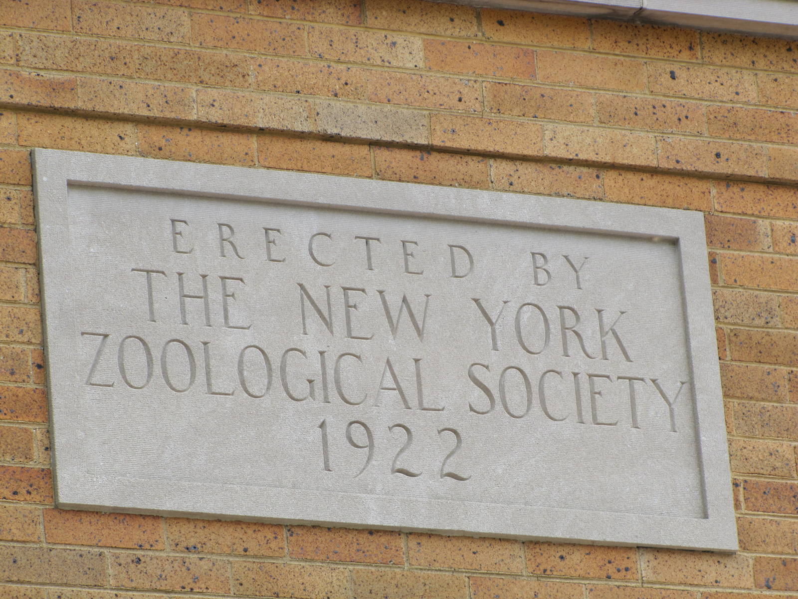 Bronx Zoo 2010 - Building sign on historic Astor Court